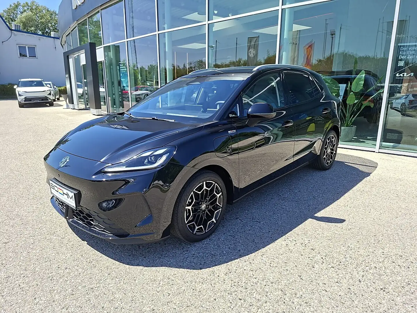 MG MG4 EV Urban 54 kWh Luxury Schwarz - 1