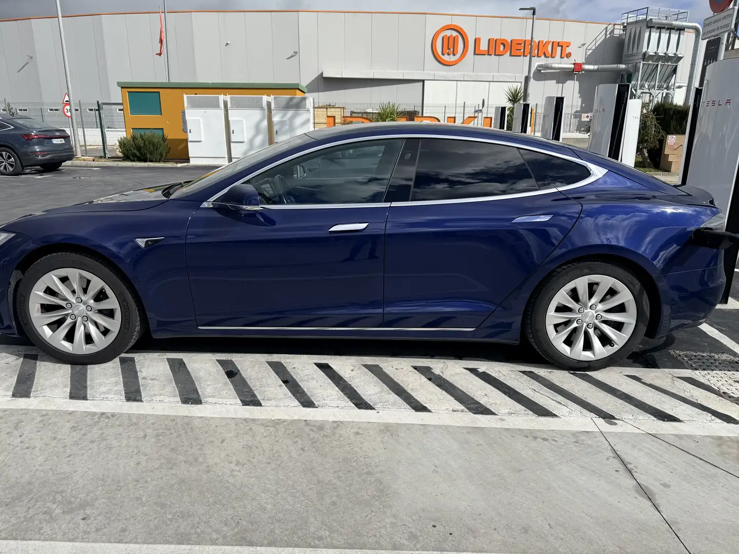 Tesla Model S Long Range AWD - 1