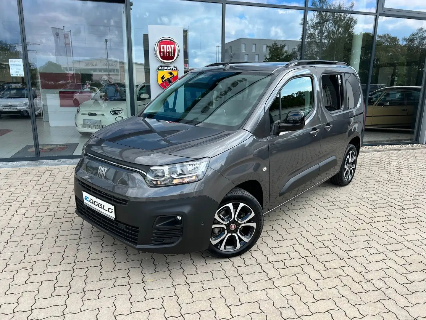 Fiat Doblo E-Doblo Magic Top 50KW Akku (100kW /136 PS) Gris - 2
