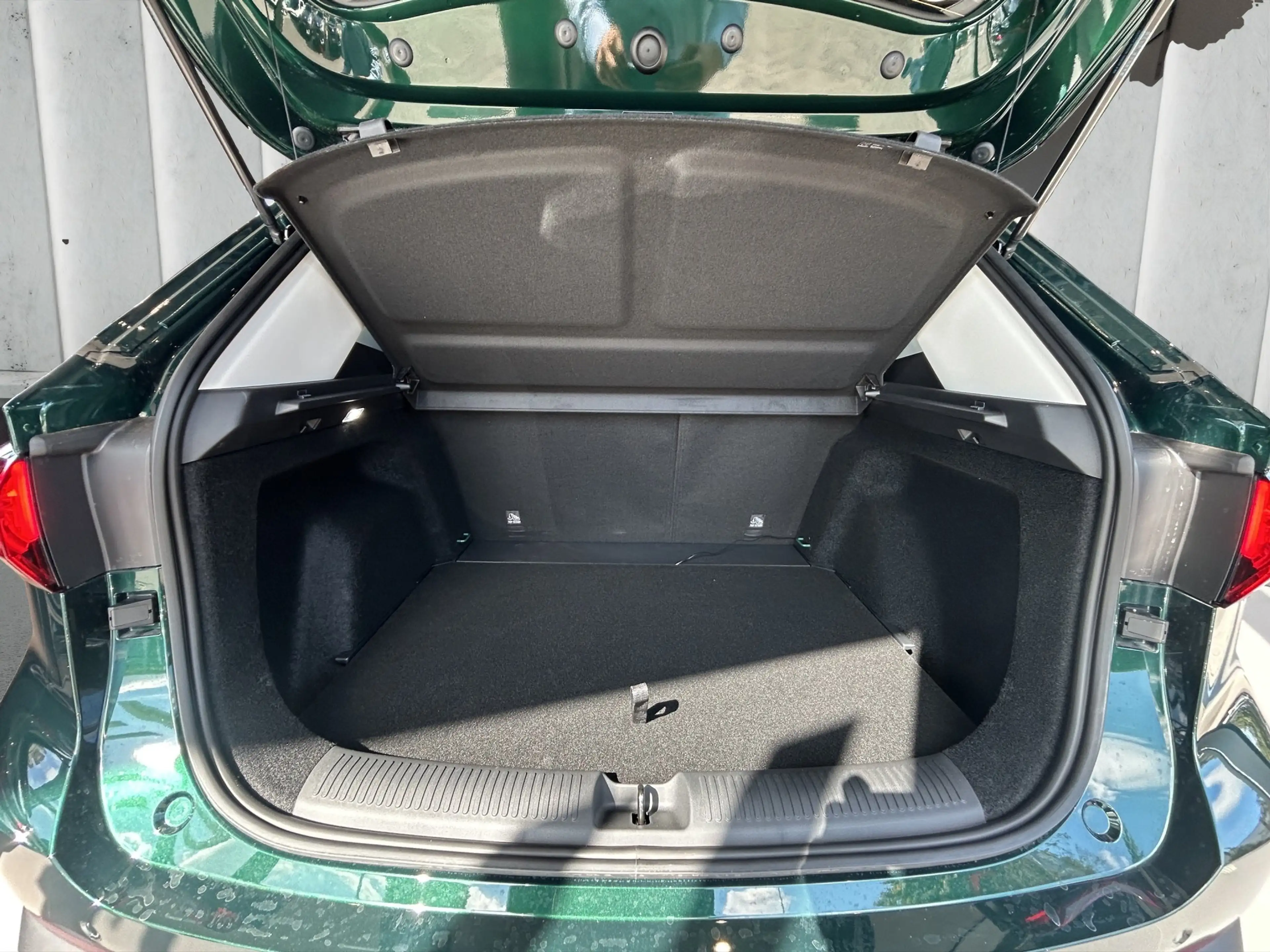 MG ZS Luxury 1.5 Hybrid+ Aut. | LED | ACC | GJR | RFK | — photo 15