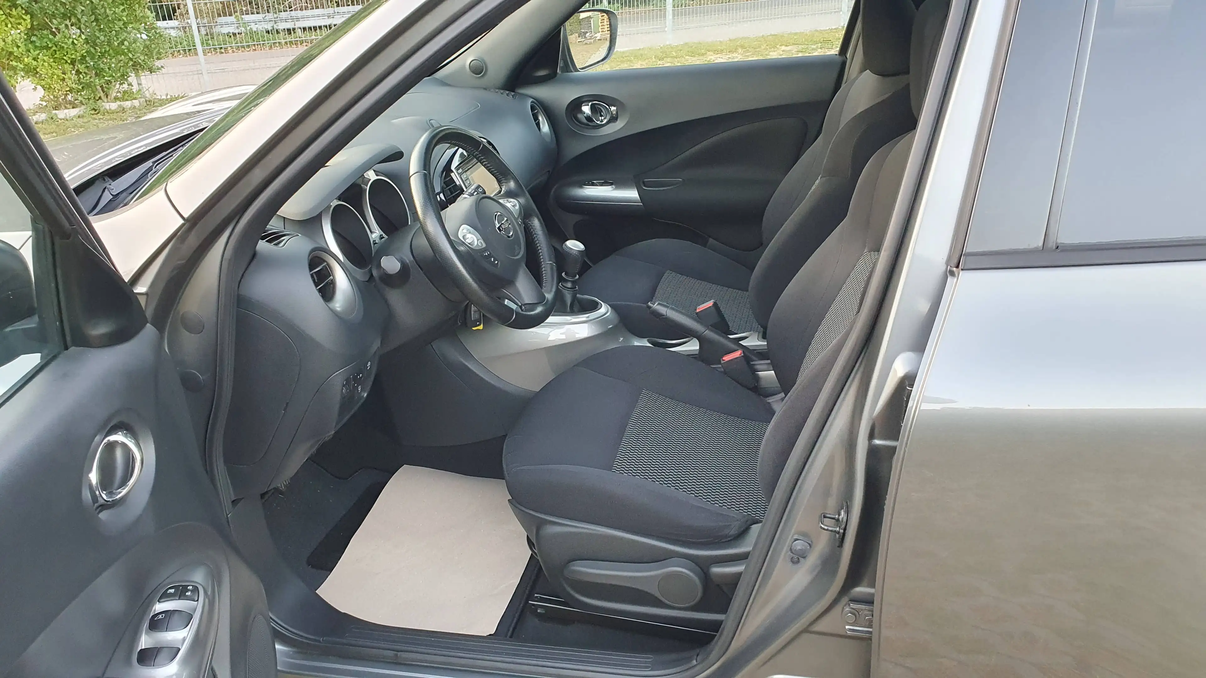 Nissan Juke Acenta 1,2 Turbo / Panora. / Navi / Kamera / TÜV 2028 — photo 9
