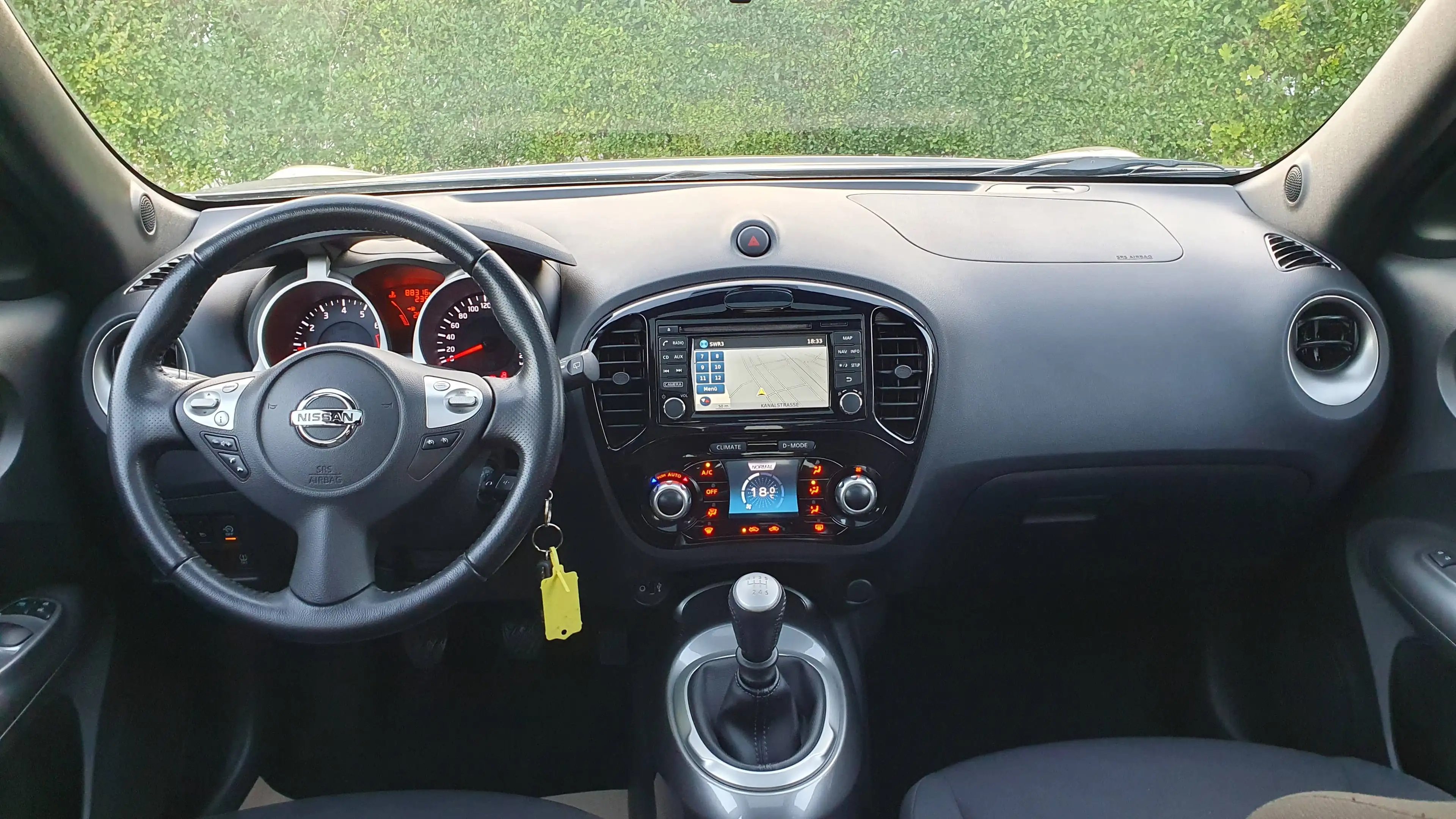 Nissan Juke Acenta 1,2 Turbo / Panora. / Navi / Kamera / TÜV 2028 — photo 11