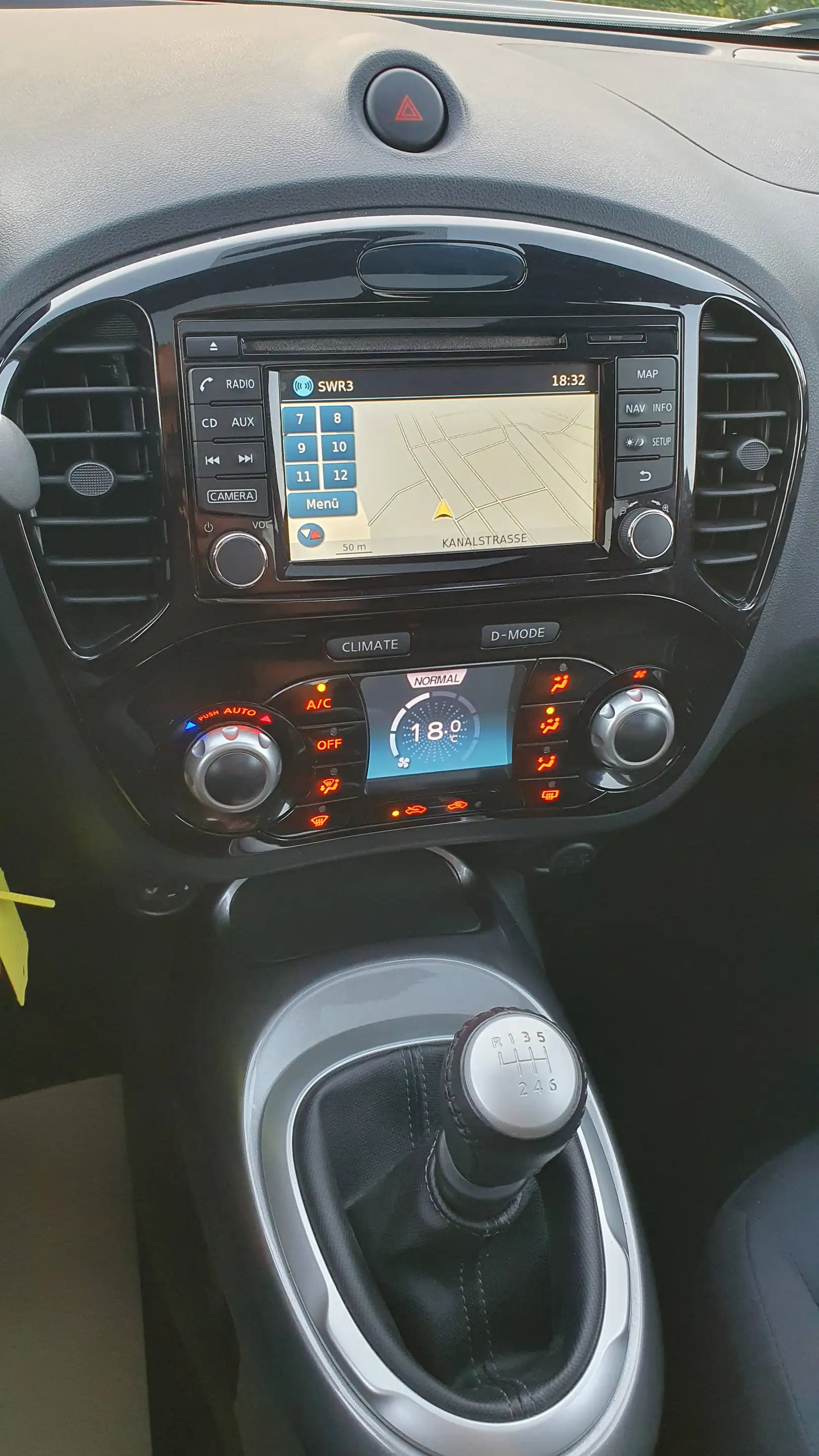 Nissan Juke Acenta 1,2 Turbo / Panora. / Navi / Kamera / TÜV 2028 — photo 12