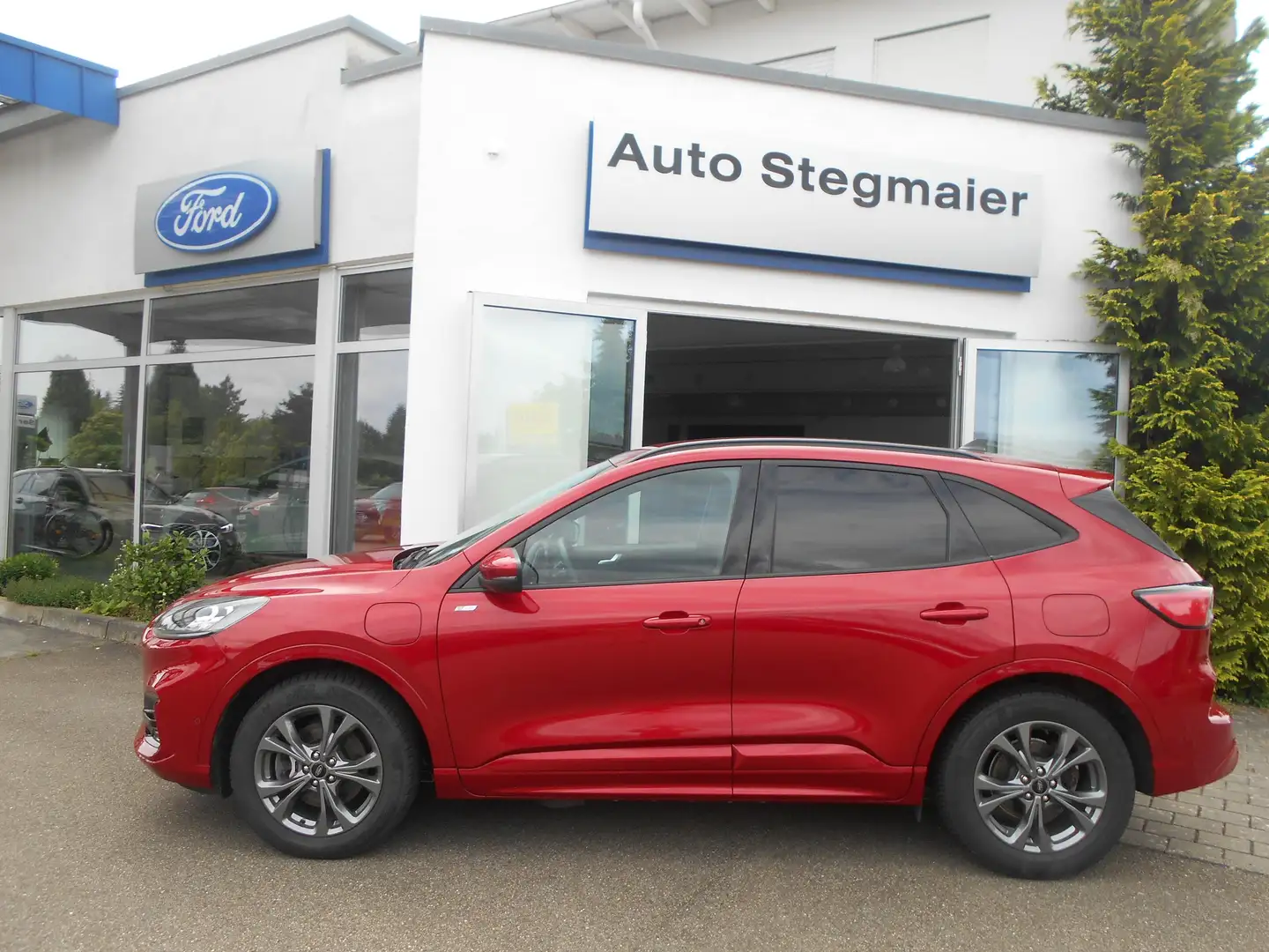 Ford Kuga Plug-In Hybrid ST-Line X m. Fahrerassist.-Paket Rot - 2