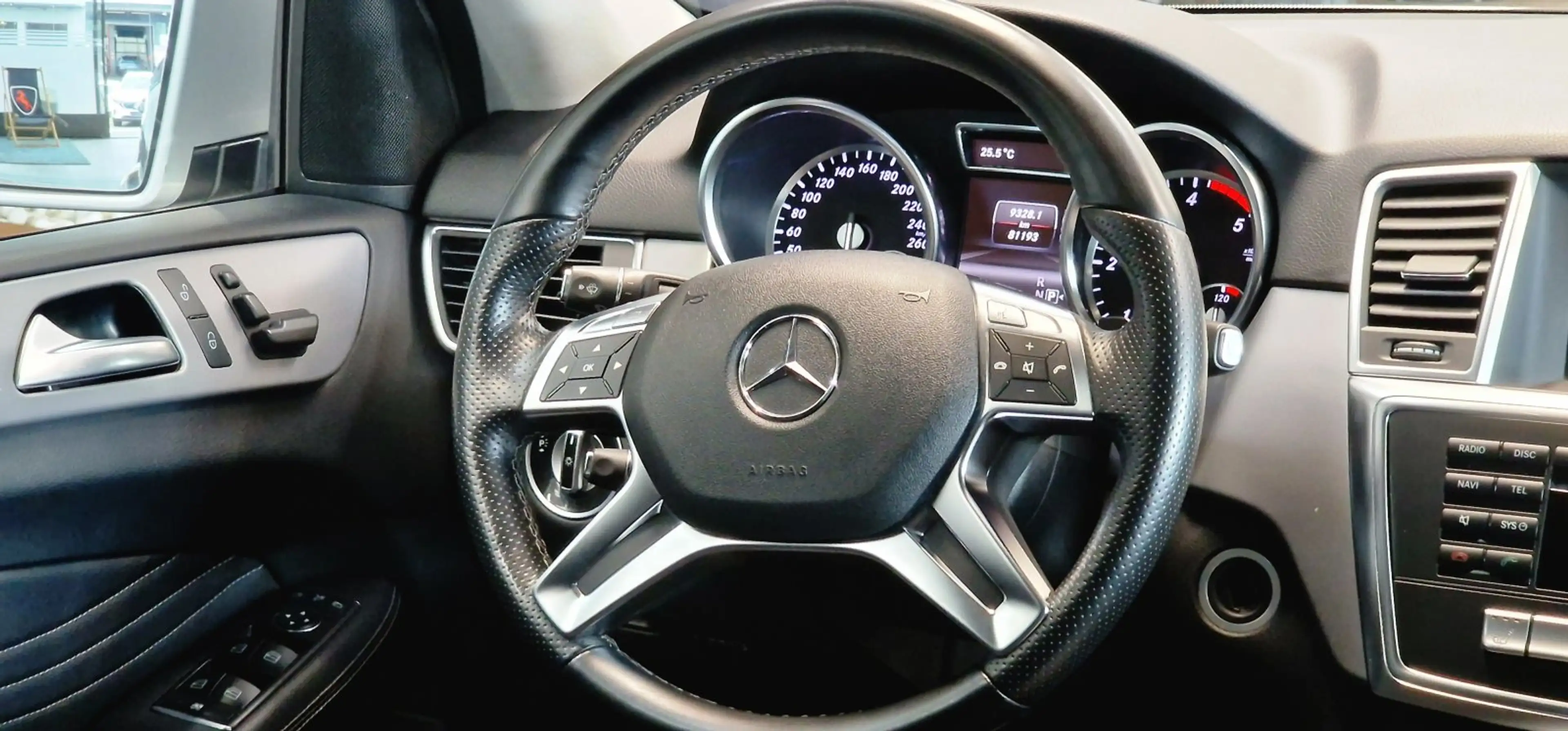 Mercedes-Benz ML 250 BlueTEC 4Matic Aut. *19Zoll*LED*Luftfederung* — photo 12