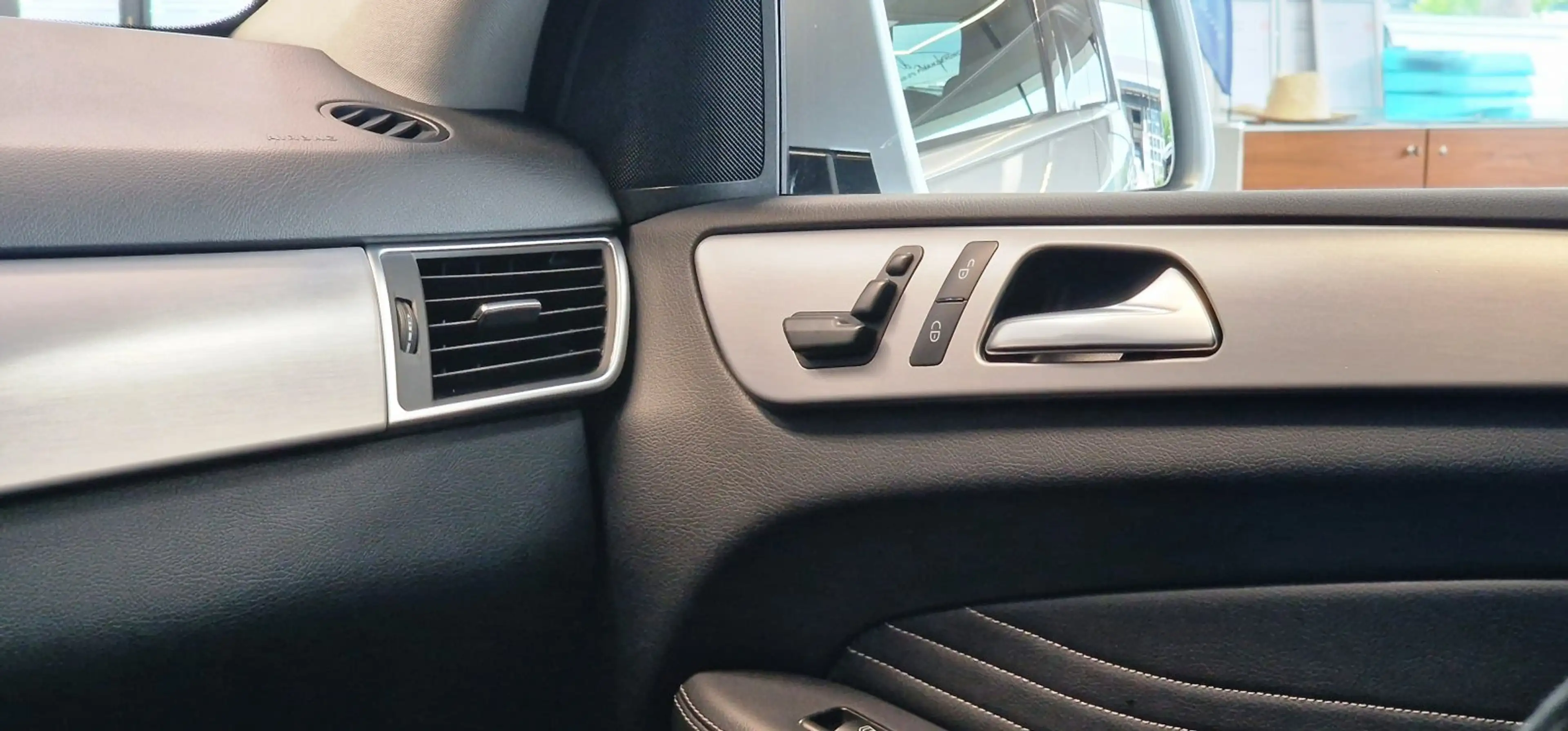 Mercedes-Benz ML 250 BlueTEC 4Matic Aut. *19Zoll*LED*Luftfederung* — photo 15