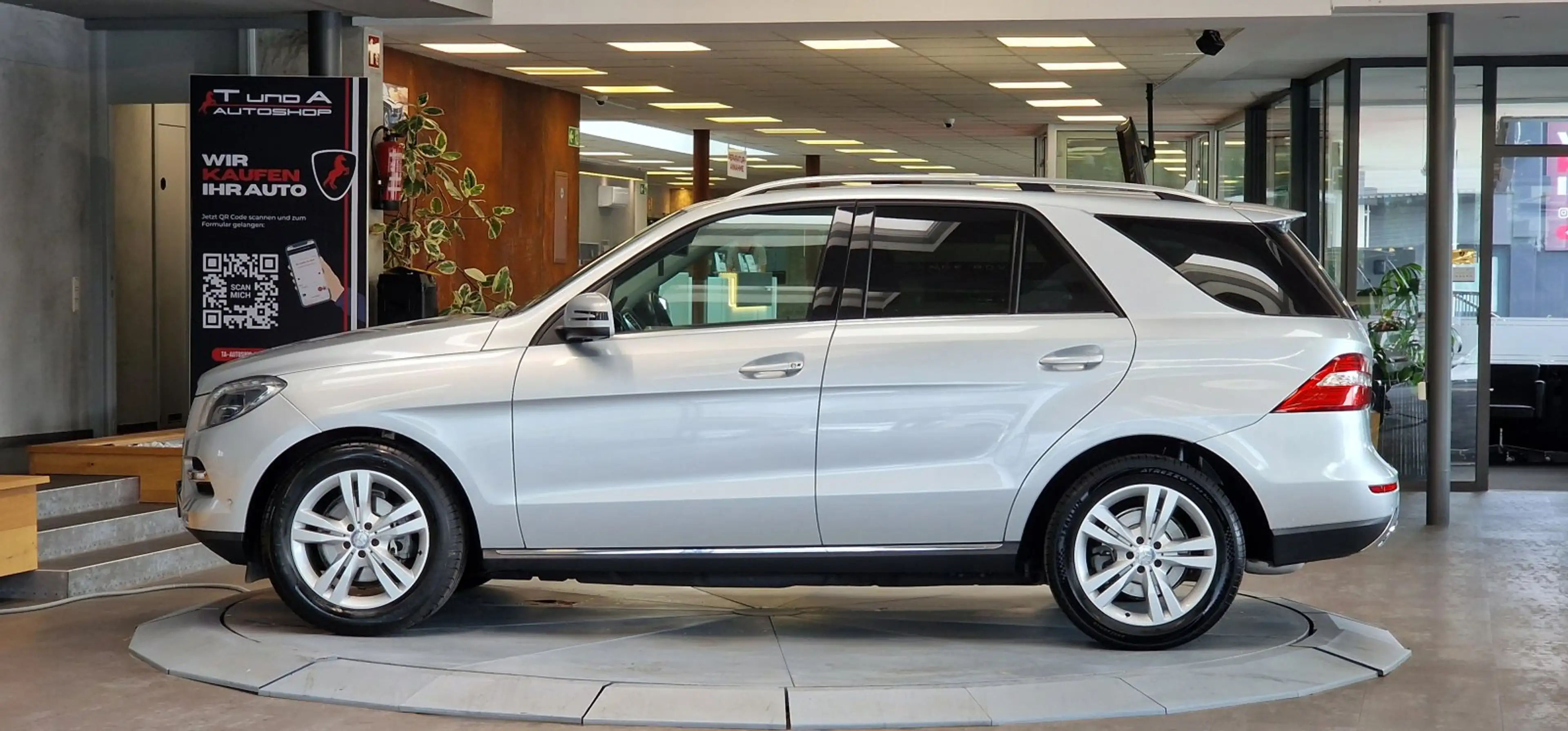 Mercedes-Benz ML 250 BlueTEC 4Matic Aut. *19Zoll*LED*Luftfederung* — photo 4