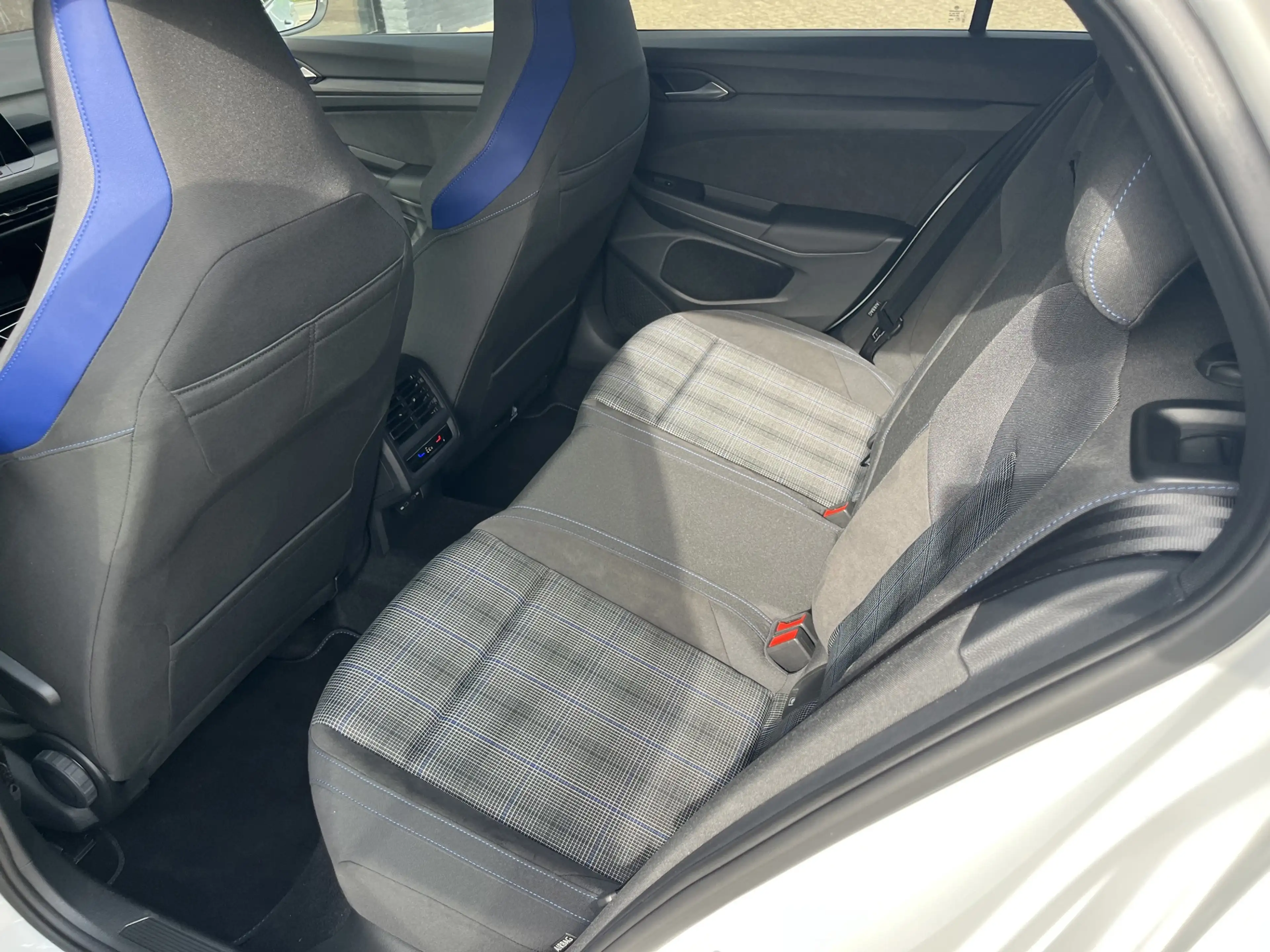 Volkswagen Golf GTE 1.4 eHybrid Panodak, Virtual — photo 20