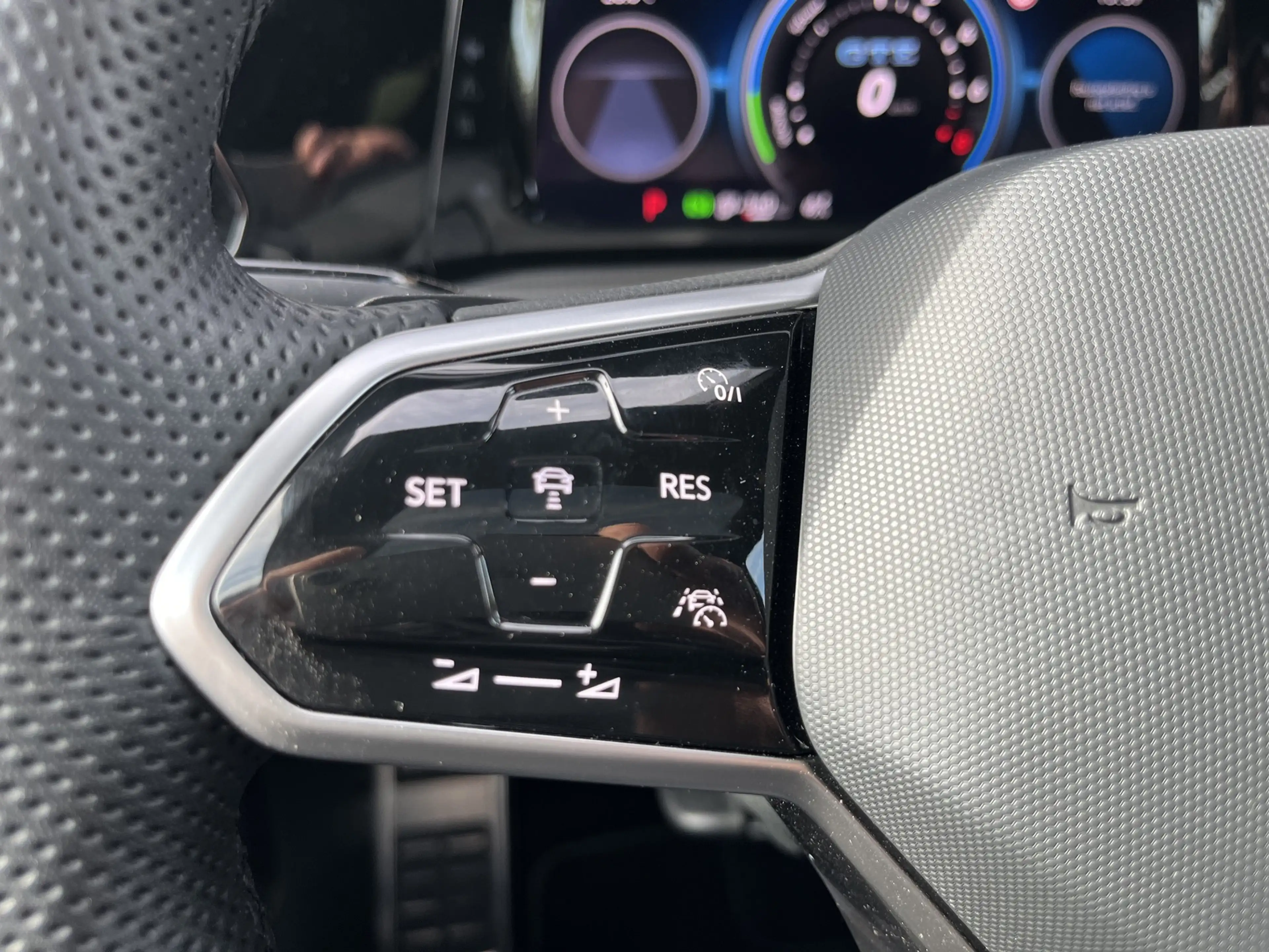 Volkswagen Golf GTE 1.4 eHybrid Panodak, Virtual — photo 27