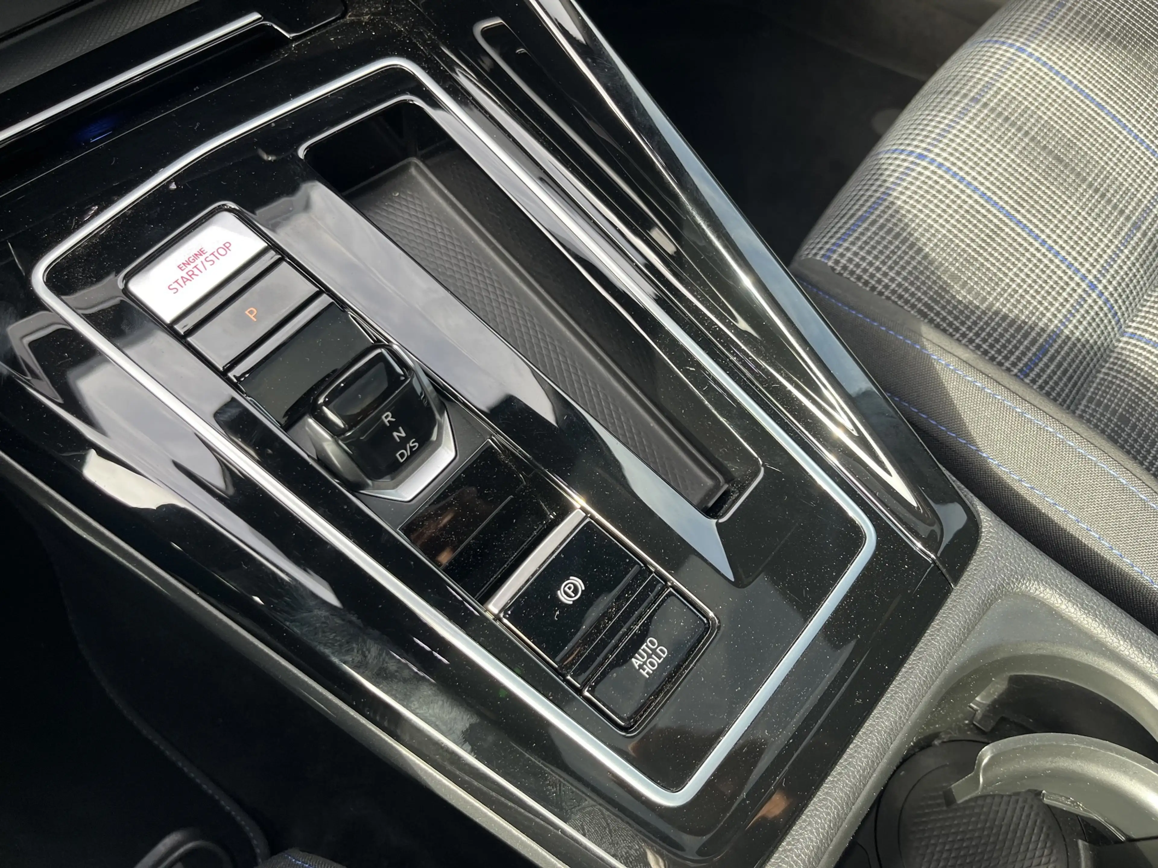 Volkswagen Golf GTE 1.4 eHybrid Panodak, Virtual — photo 24