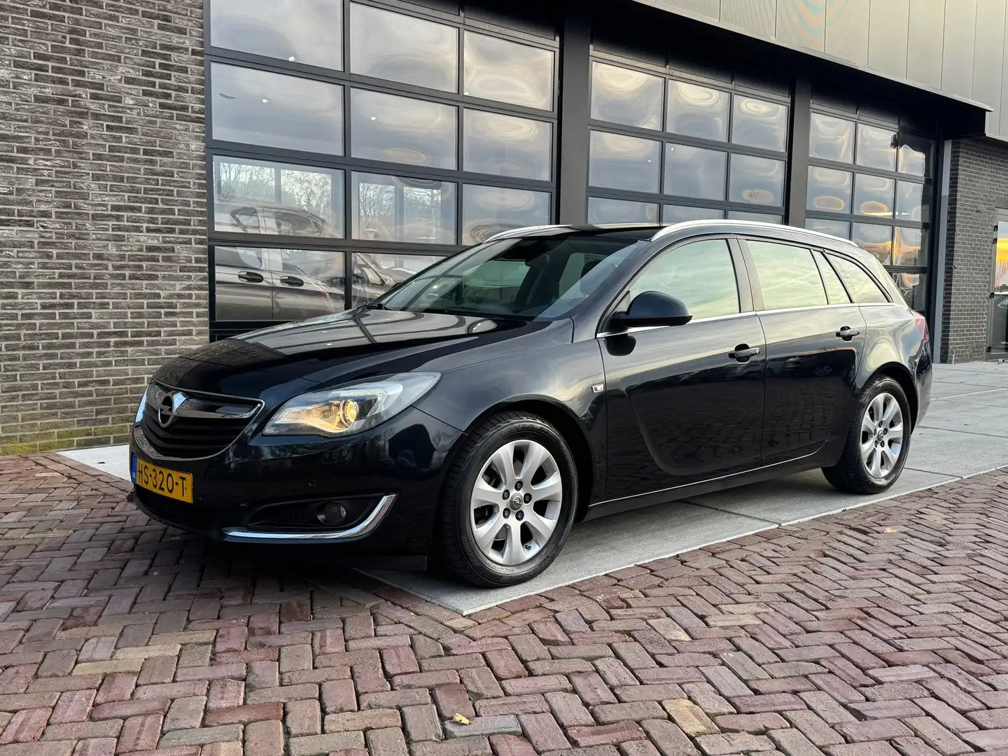 Opel Insignia Sports Tourer 2.0 CDTI EcoFLEX Business+ | Trekhaa Noir - 1