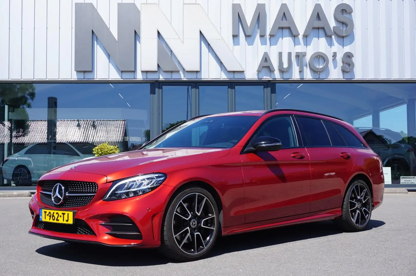 Mercedes-Benz C 300 Estate AMG NIGHT DISTRONIC Červená - 1