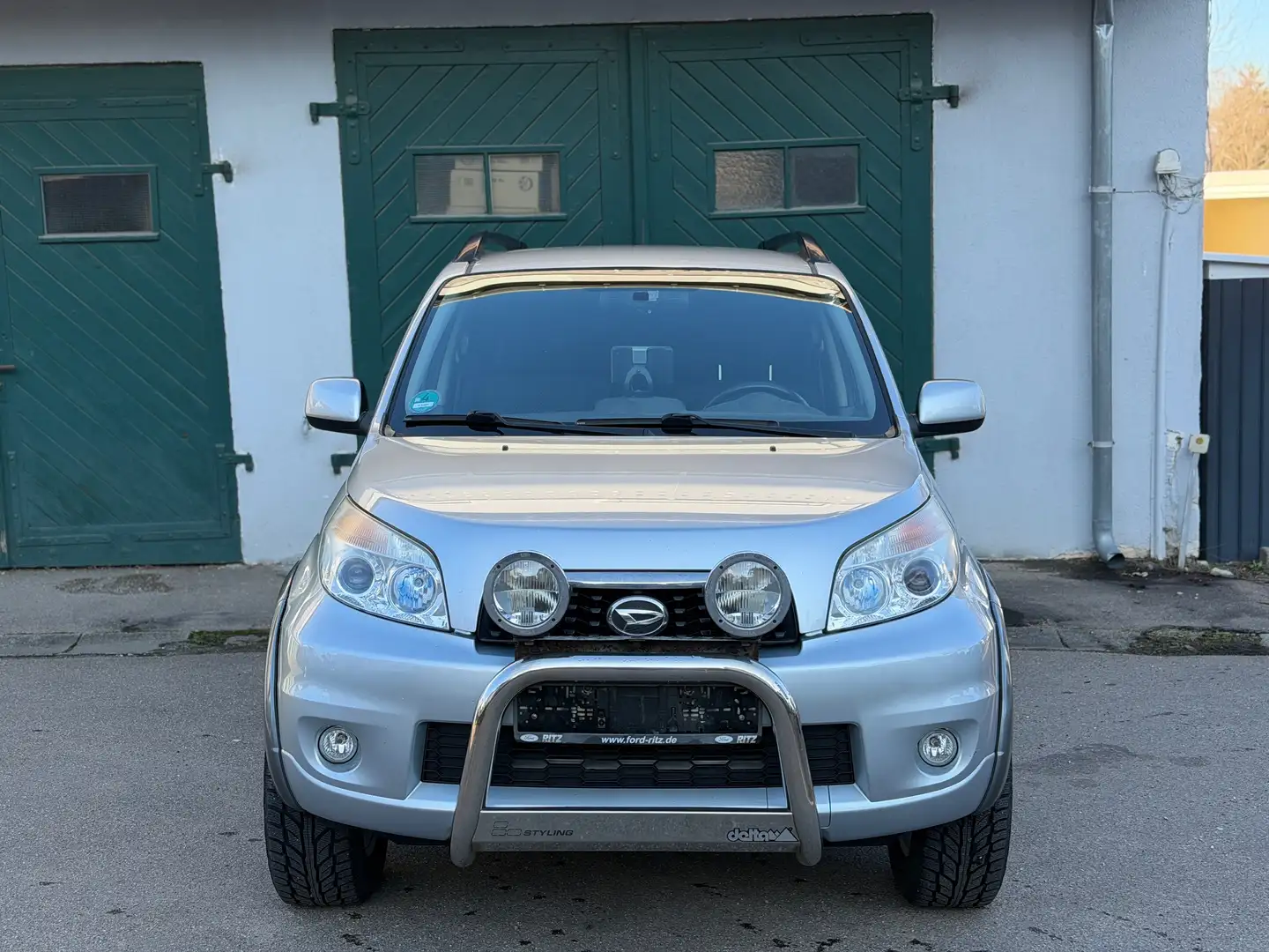 Daihatsu Terios TOP S 1.5 4x4 | Kamera, Rammbock, Euro-5 Silber - 2