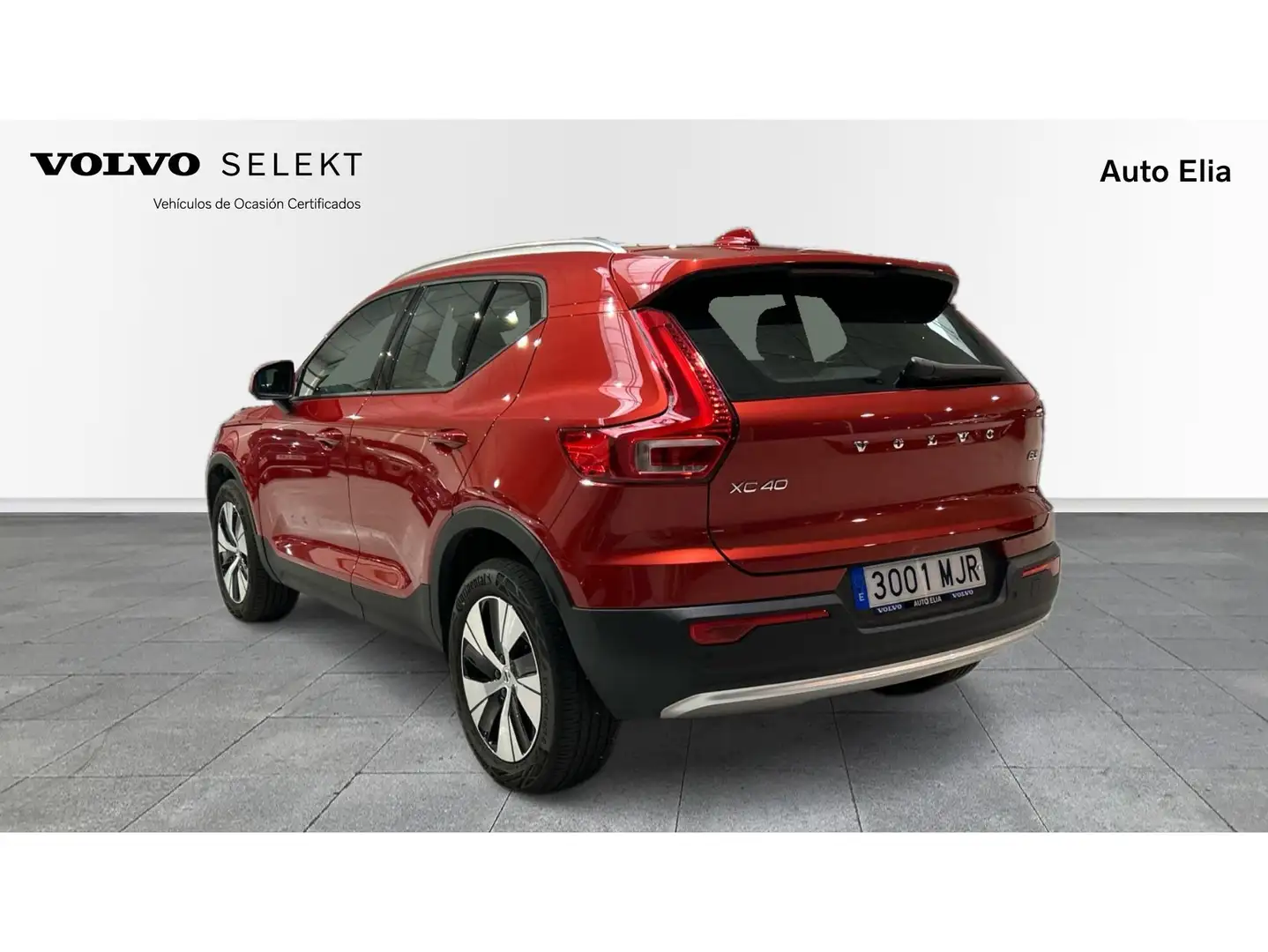 Volvo XC40 B3 Core Aut. Rojo - 2