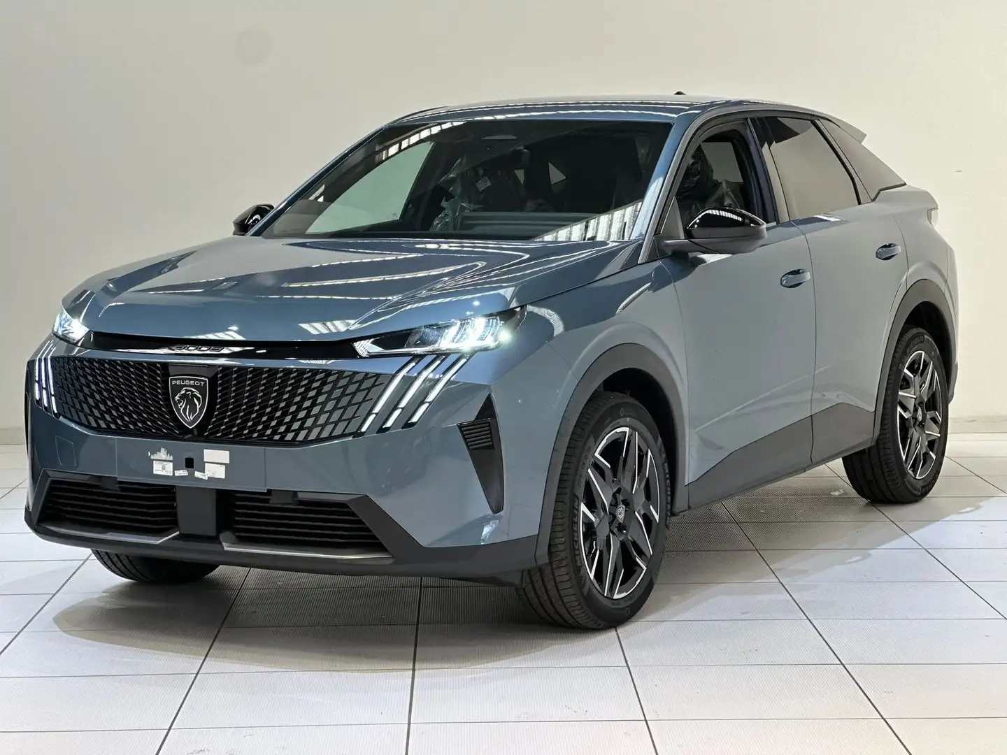 Peugeot 3008 Hybrid 145 e-DCS6 Allure Blau - 1