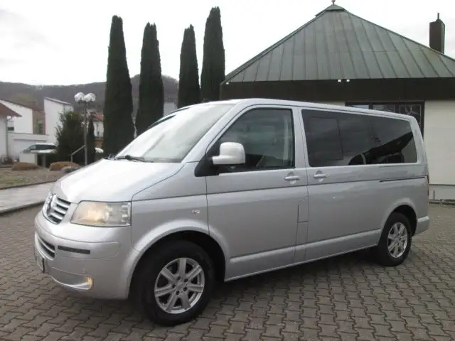 Volkswagen T5 Caravelle Caravelle+2.HAND+2xSCHIEBETÜREN+8-SITZER+AHK