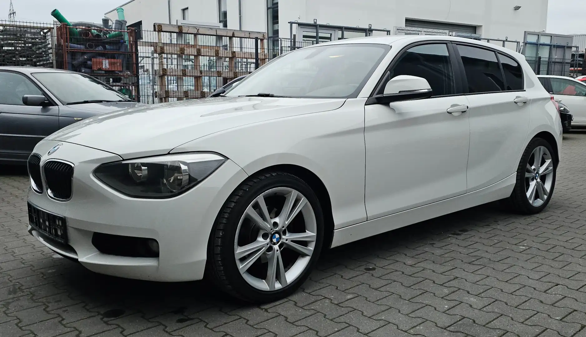 BMW 116 116 i Blanc - 1