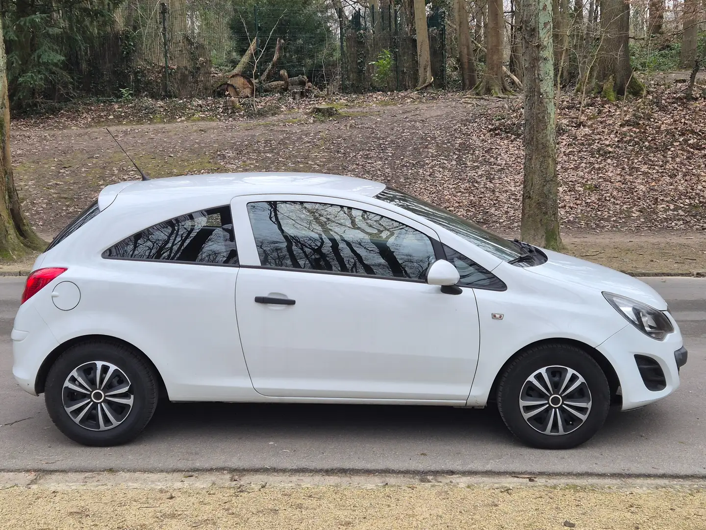 Opel Corsa 1.0i Enjoy  EURO 5.CT ET CAR PASS OK.12 MOIS GARA Wit - 1