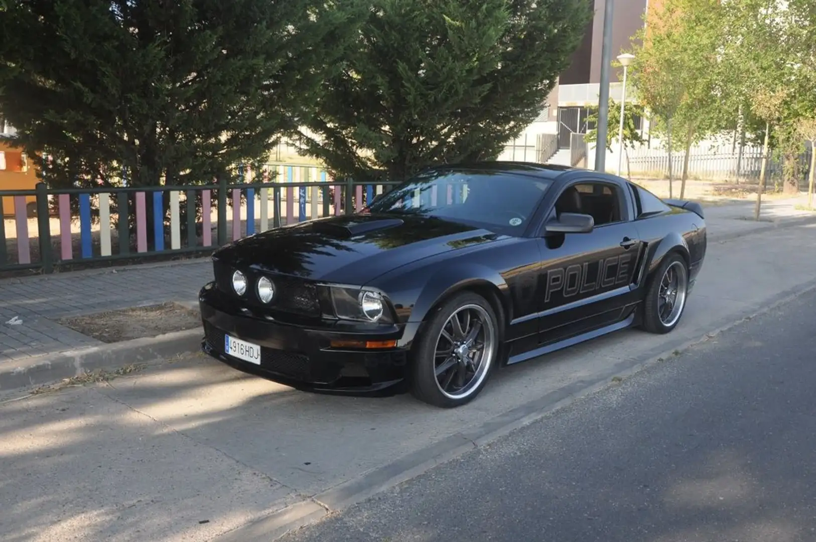 Ford Mustang Noir - 1