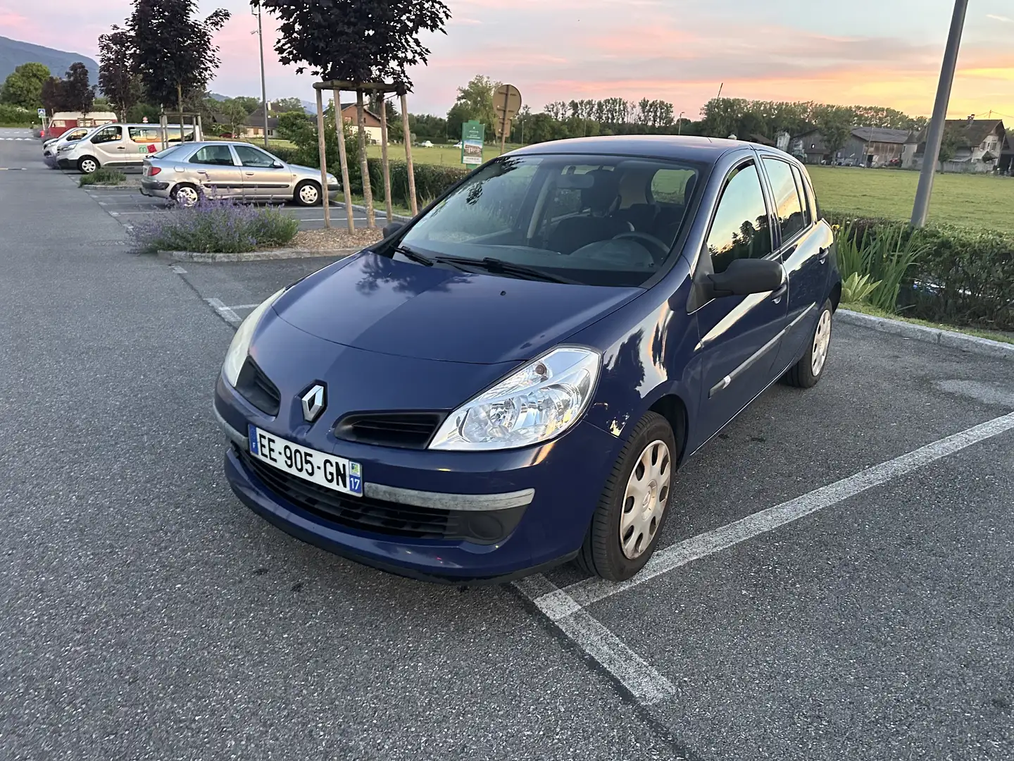 Renault Clio 1.4 16V 100 Authentique - 1