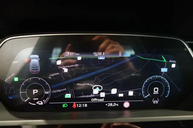 Audi Q8 55 e-tron quattro business Ansicht 9