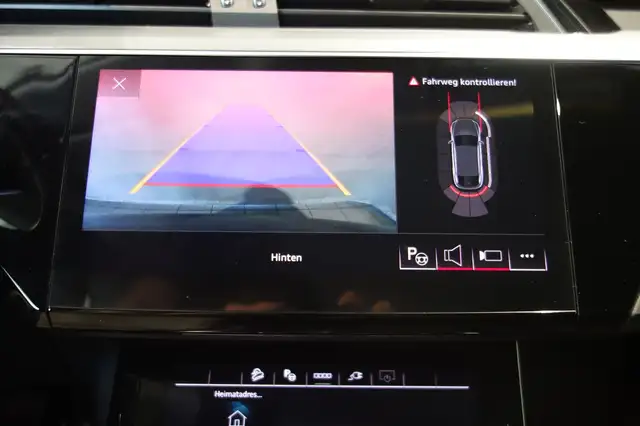 Audi Q8 55 e-tron quattro business Ansicht 13