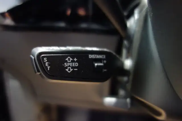 Audi Q8 55 e-tron quattro business Ansicht 18