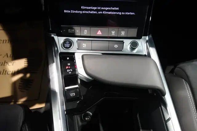 Audi Q8 55 e-tron quattro business Ansicht 15