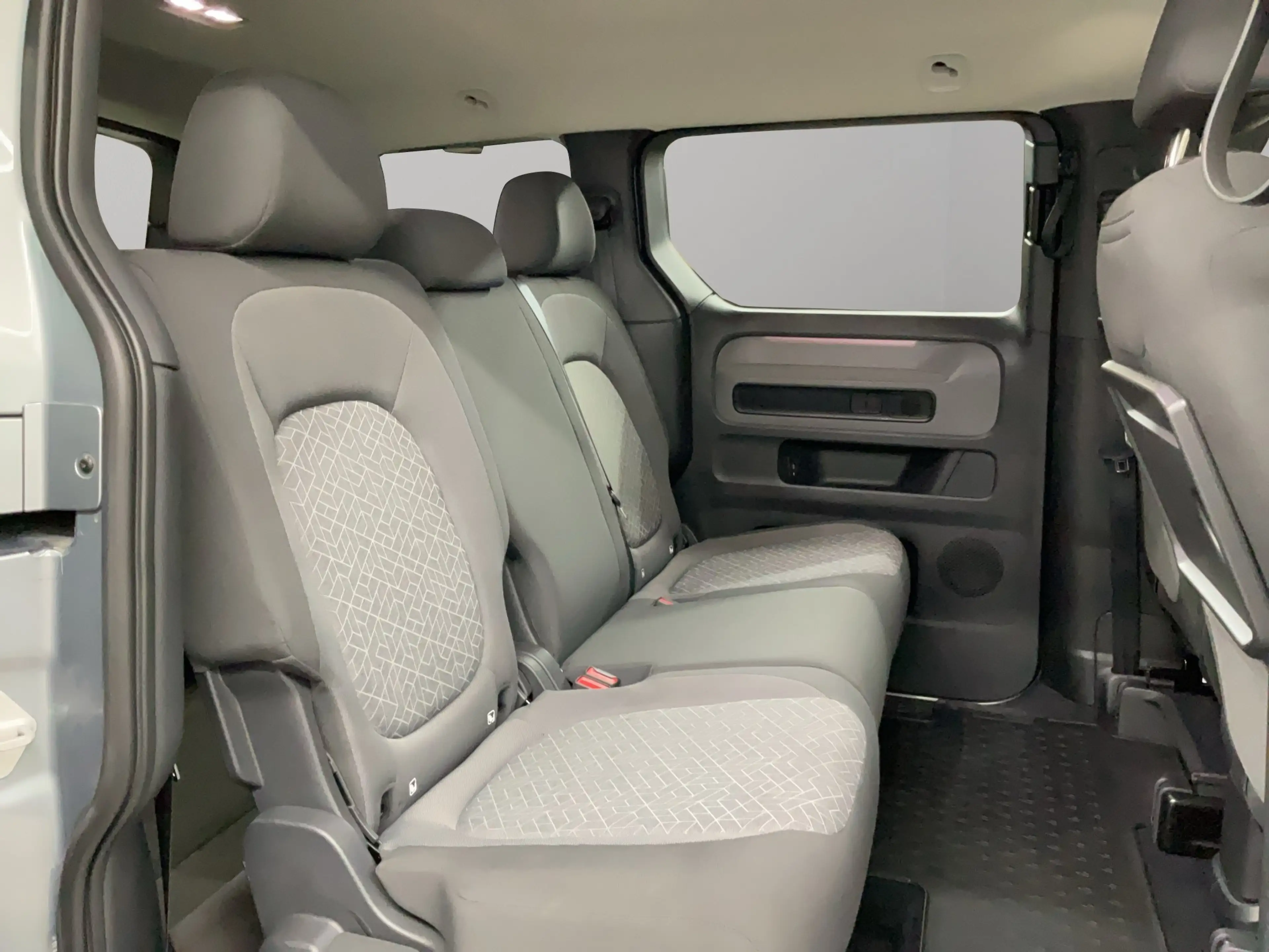 Volkswagen ID. Buzz Pro kR 150KW 77KW 1-G DSG ACC AHK Kam. LED Navi PD — photo 7