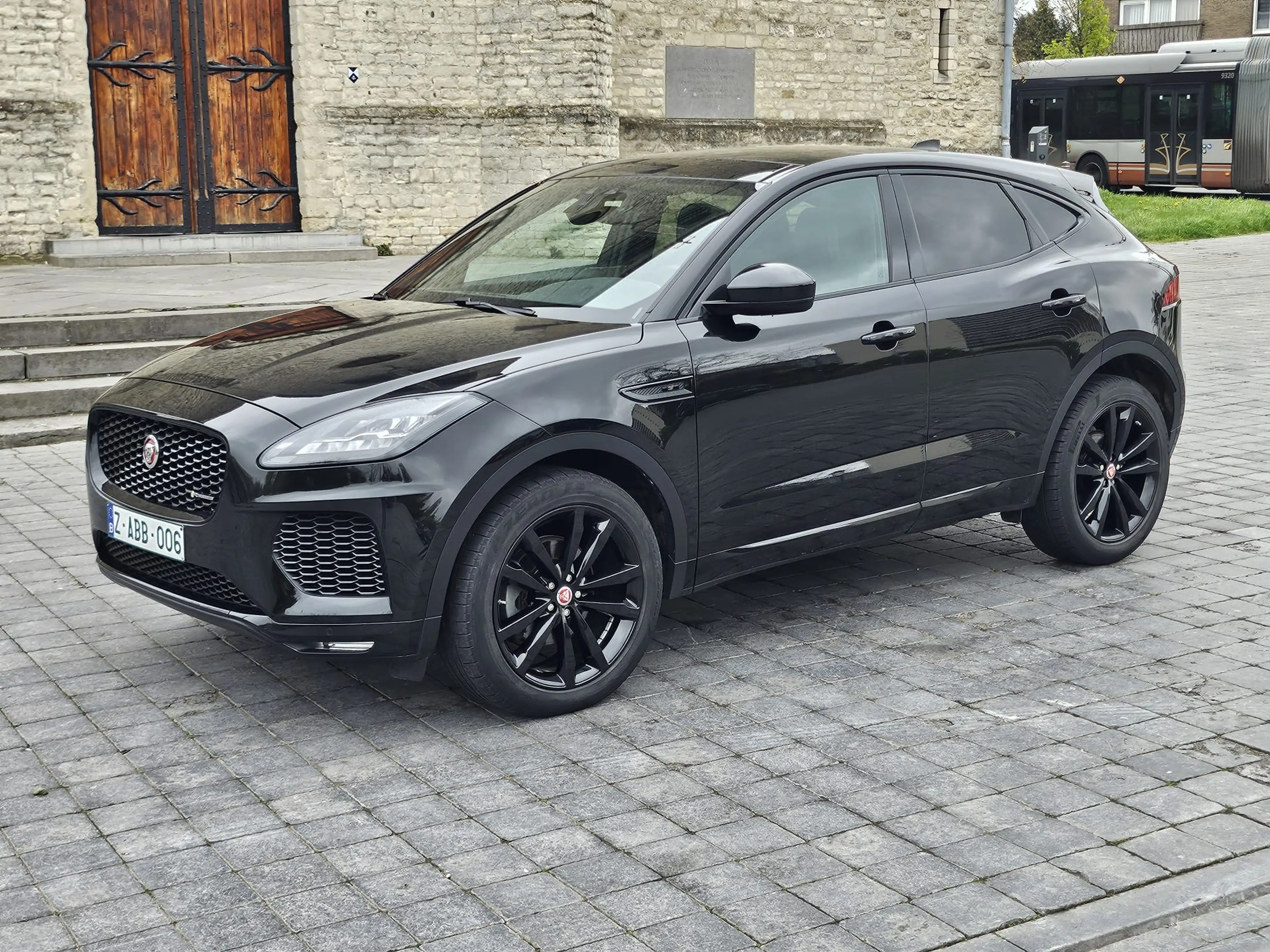 Jaguar E-Pace E-Pace 2.0 D AWD R-Dynamic (EU6.2) — photo 2