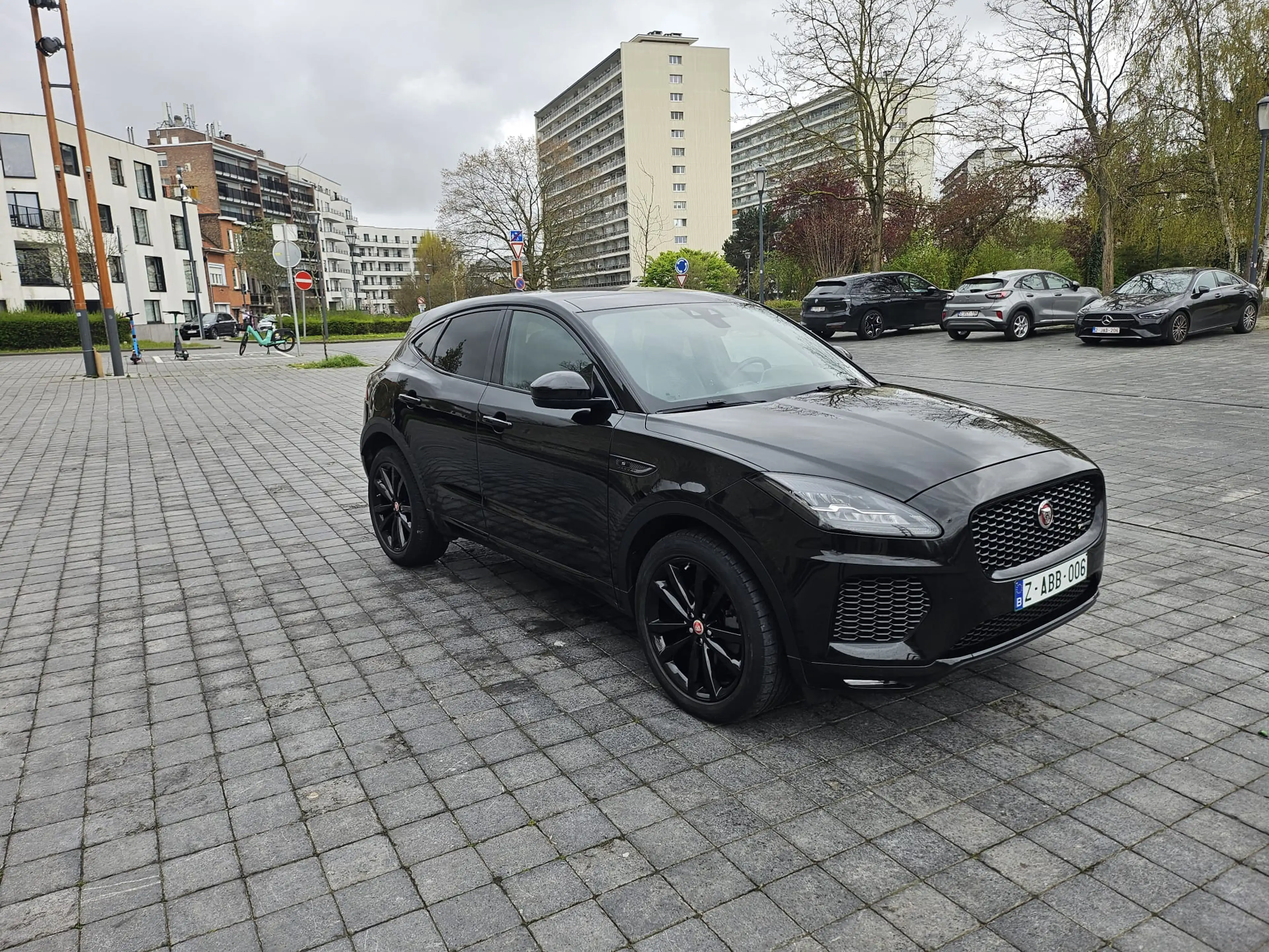 Jaguar E-Pace E-Pace 2.0 D AWD R-Dynamic (EU6.2) — photo 4