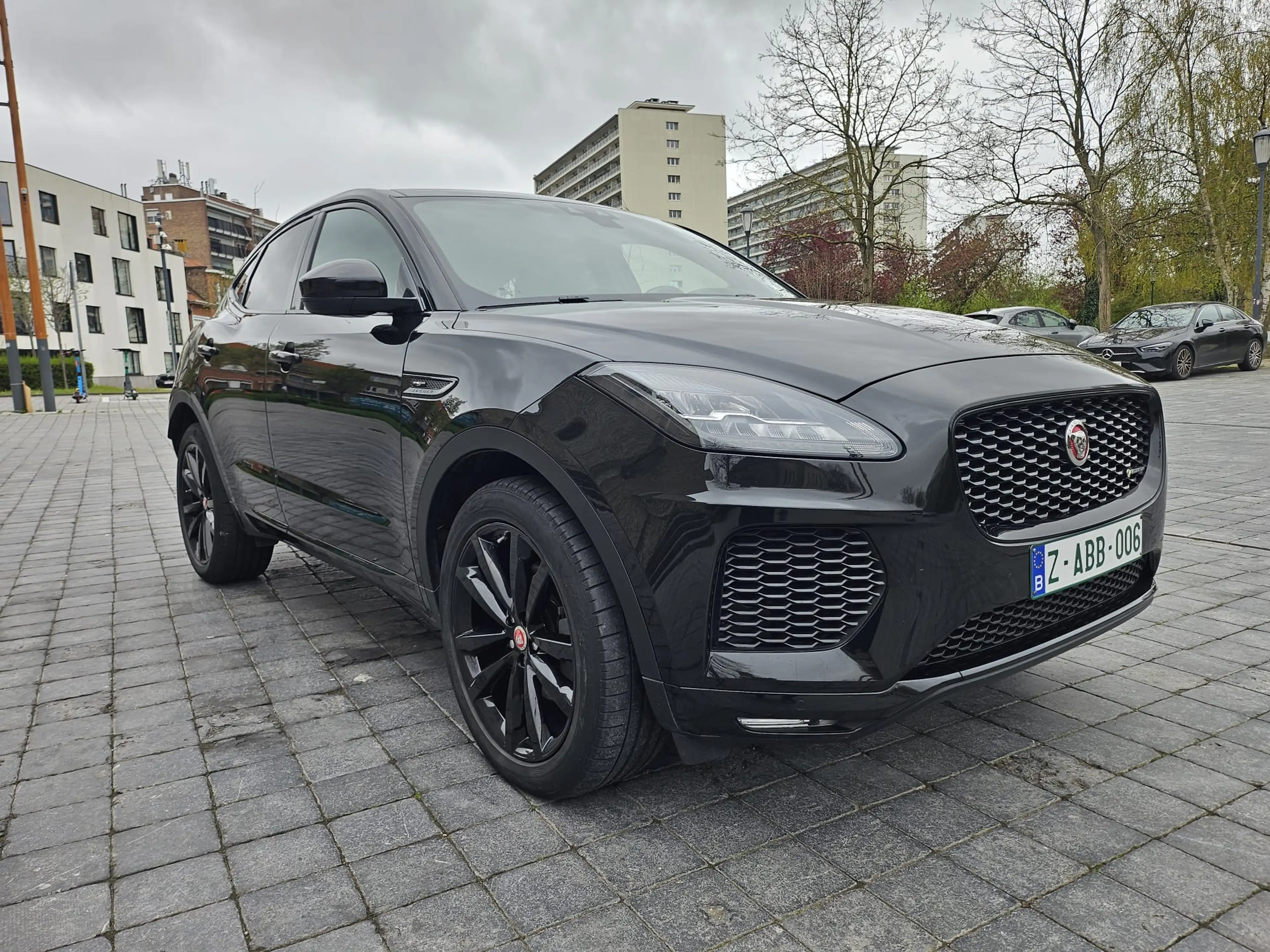 Jaguar E-Pace E-Pace 2.0 D AWD R-Dynamic (EU6.2) — photo 12