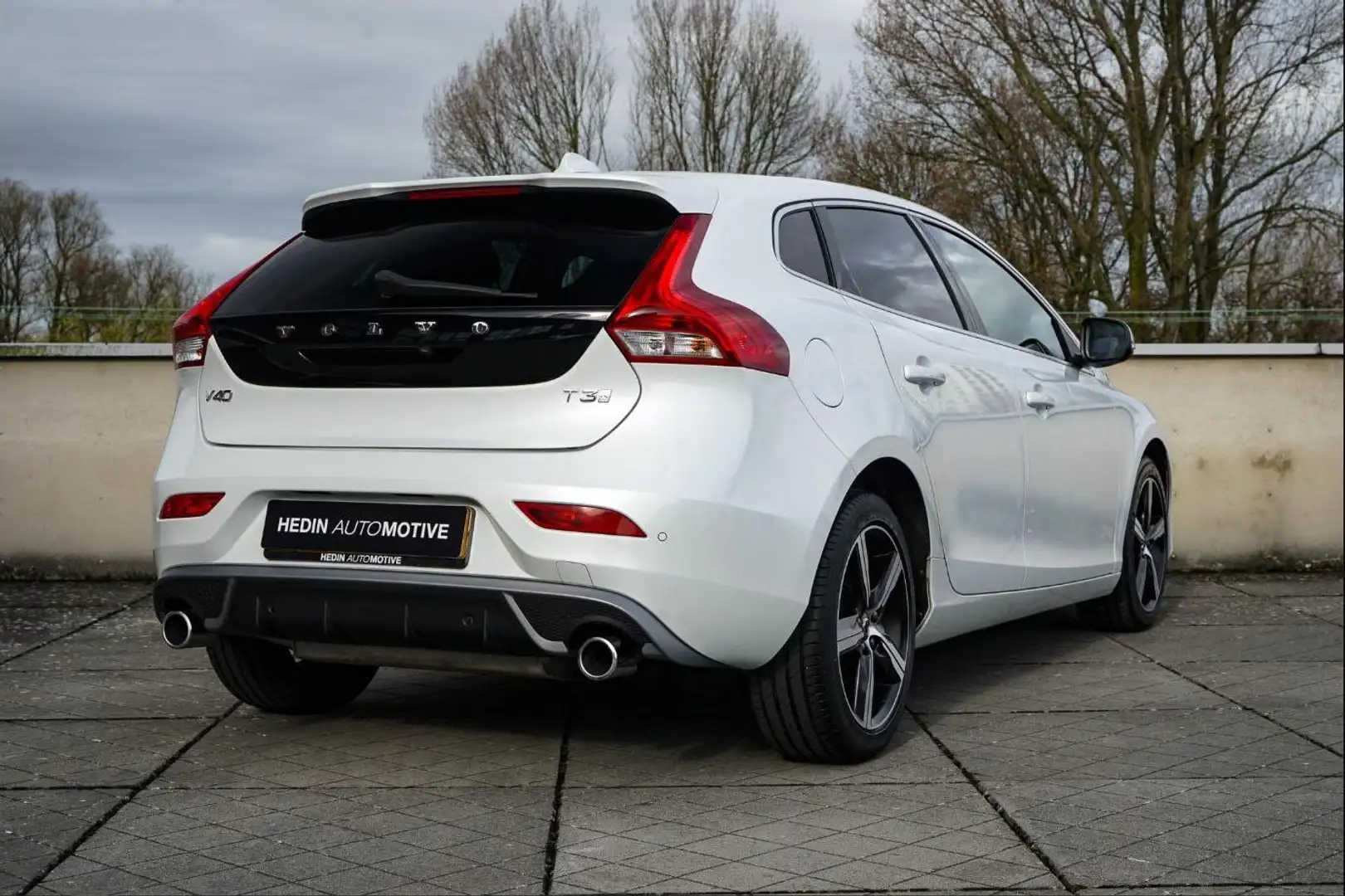 Volvo V40 1.5 T3 Polar+ Sport Panoramadak | Harman/Kardon | Blanc - 2