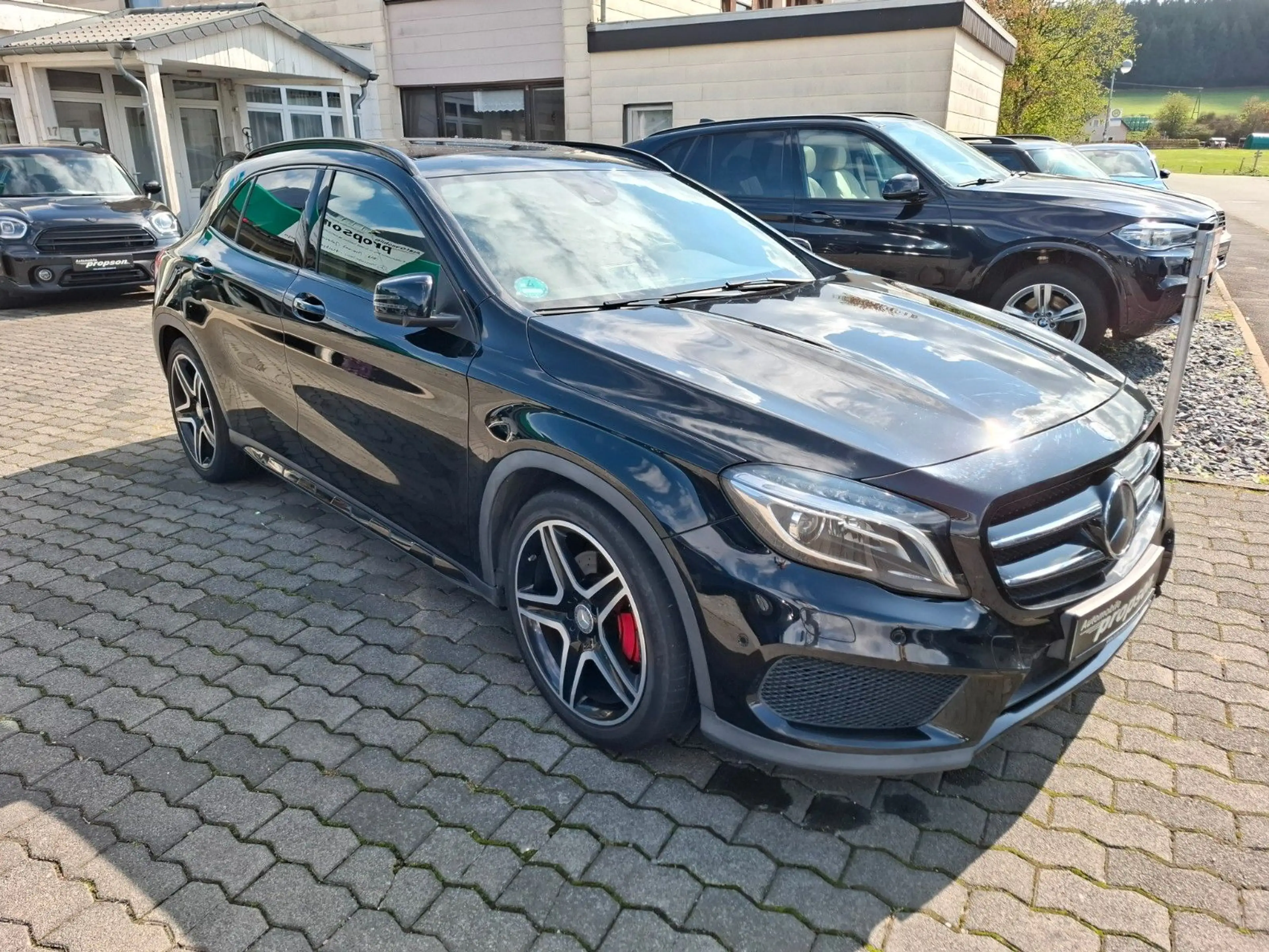 Mercedes-Benz GLA 250 4Matic AMG Line NIGHT COMAND PANO KAM — photo 2
