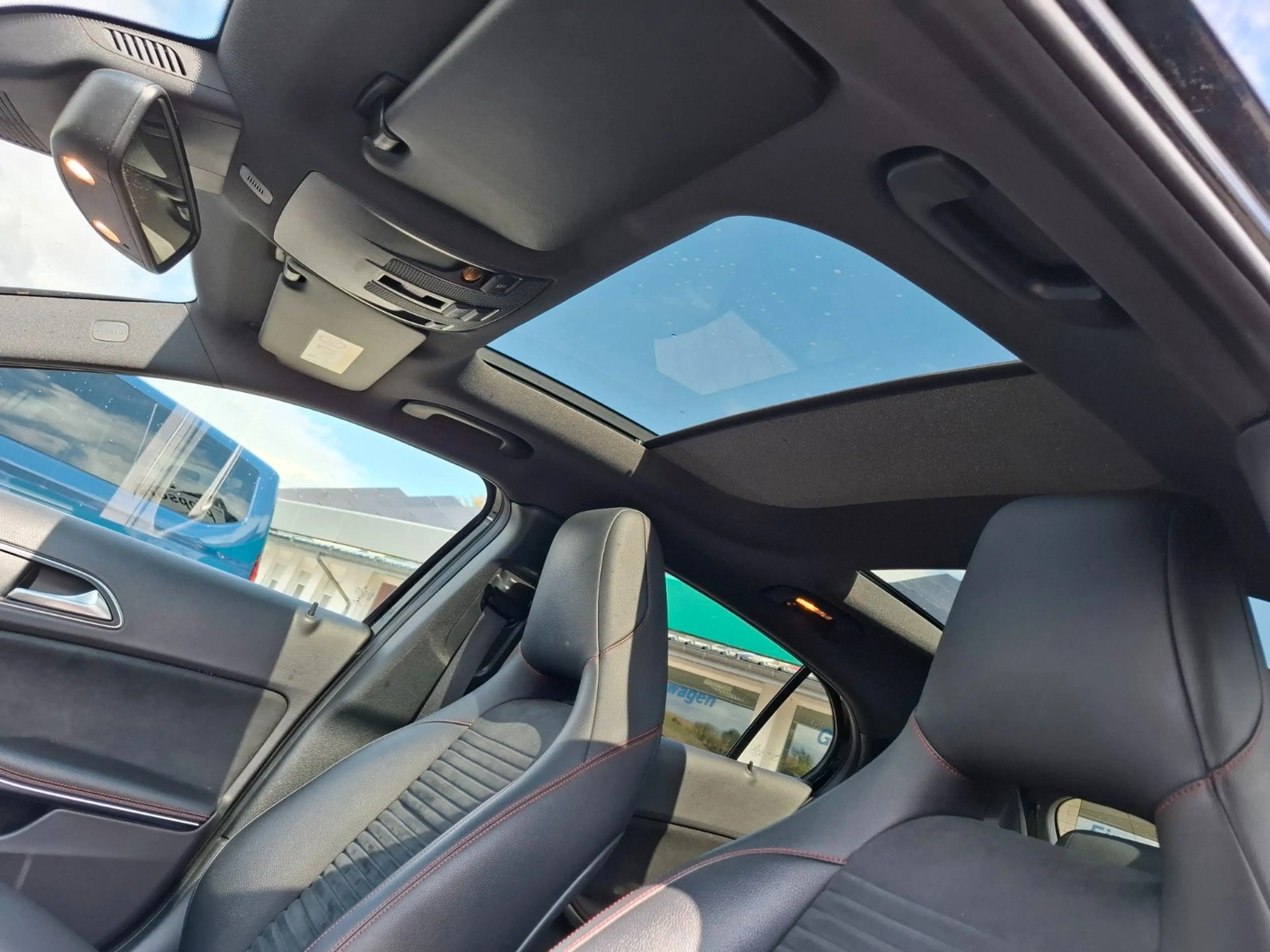 Mercedes-Benz GLA 250 4Matic AMG Line NIGHT COMAND PANO KAM — photo 7