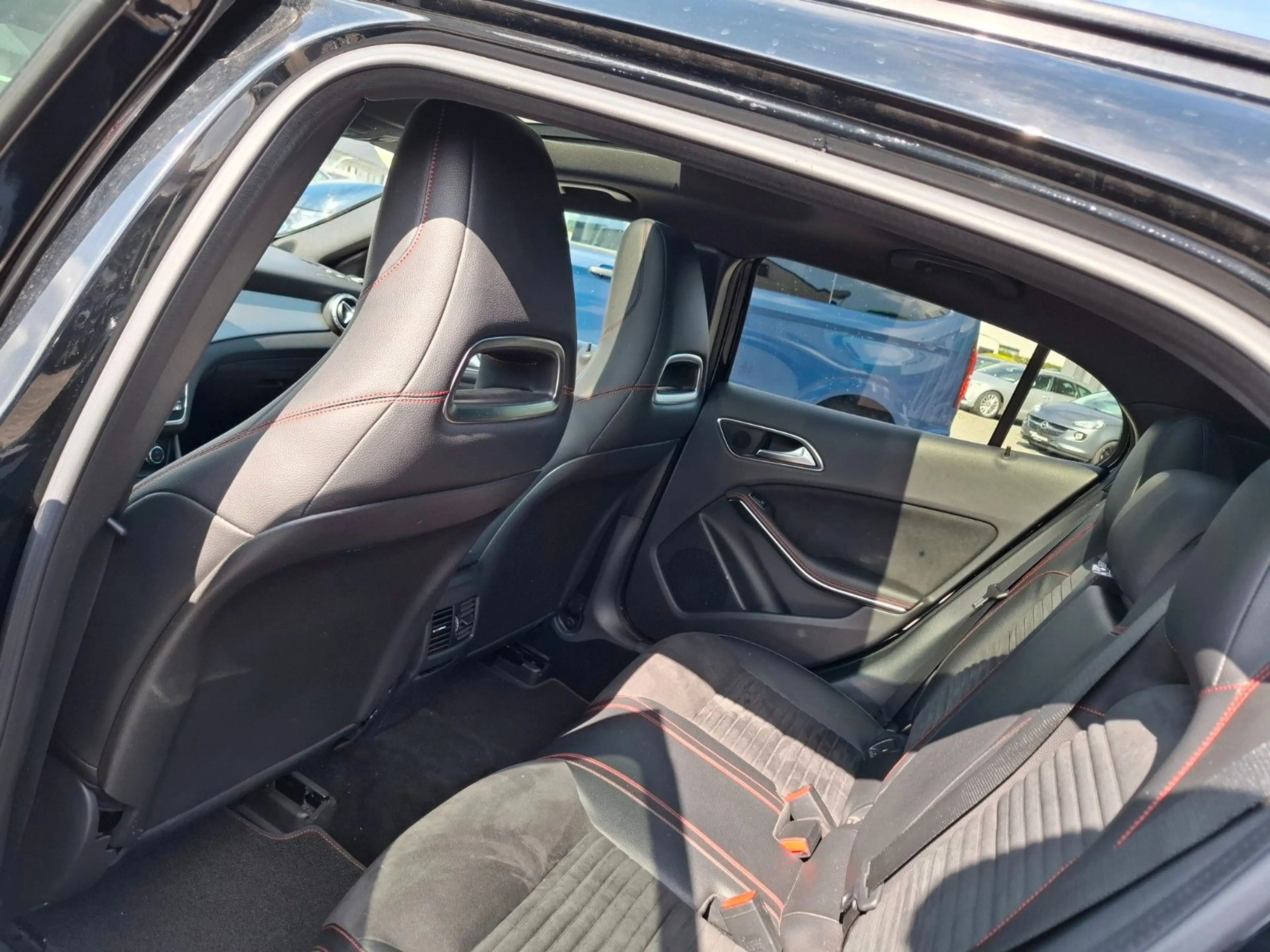 Mercedes-Benz GLA 250 4Matic AMG Line NIGHT COMAND PANO KAM — photo 8