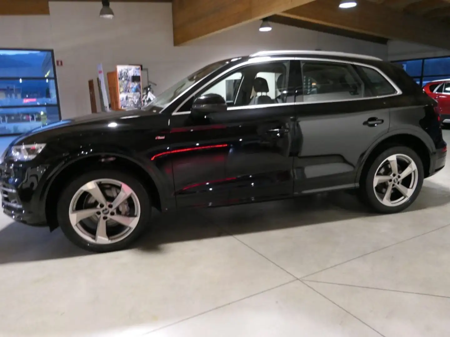 Audi Q5 40 TDI 204 CV quattro S tronic S line plus Noir - 1
