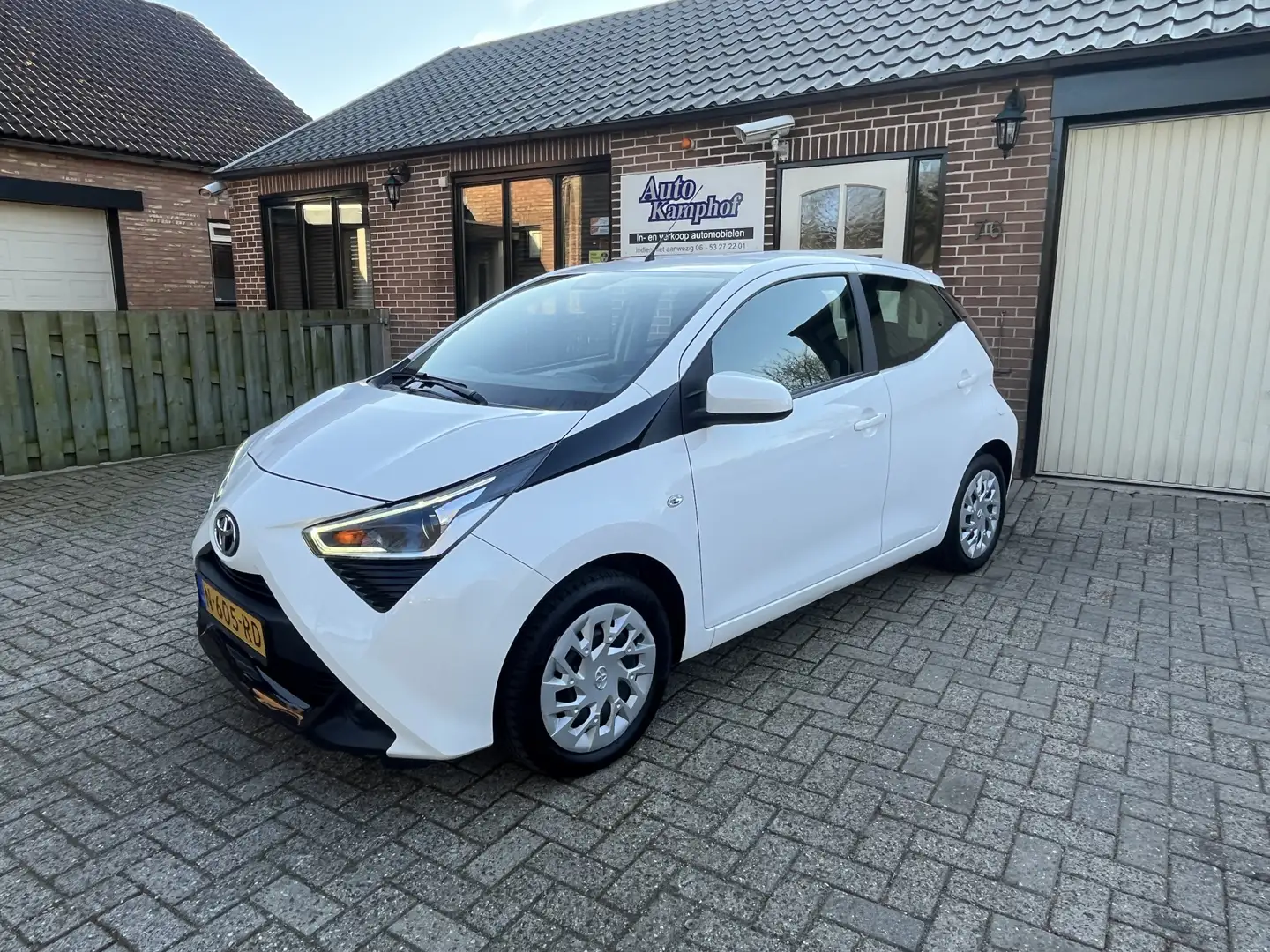 Toyota Aygo 1.0 VVT-i x-play LED Camera Blanc - 2