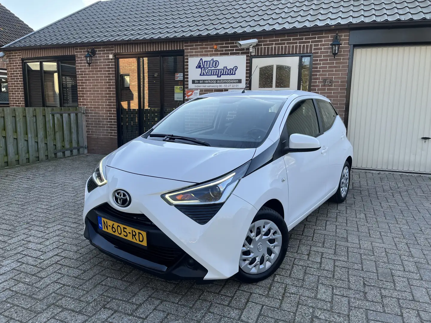 Toyota Aygo 1.0 VVT-i x-play LED Camera Blanc - 1