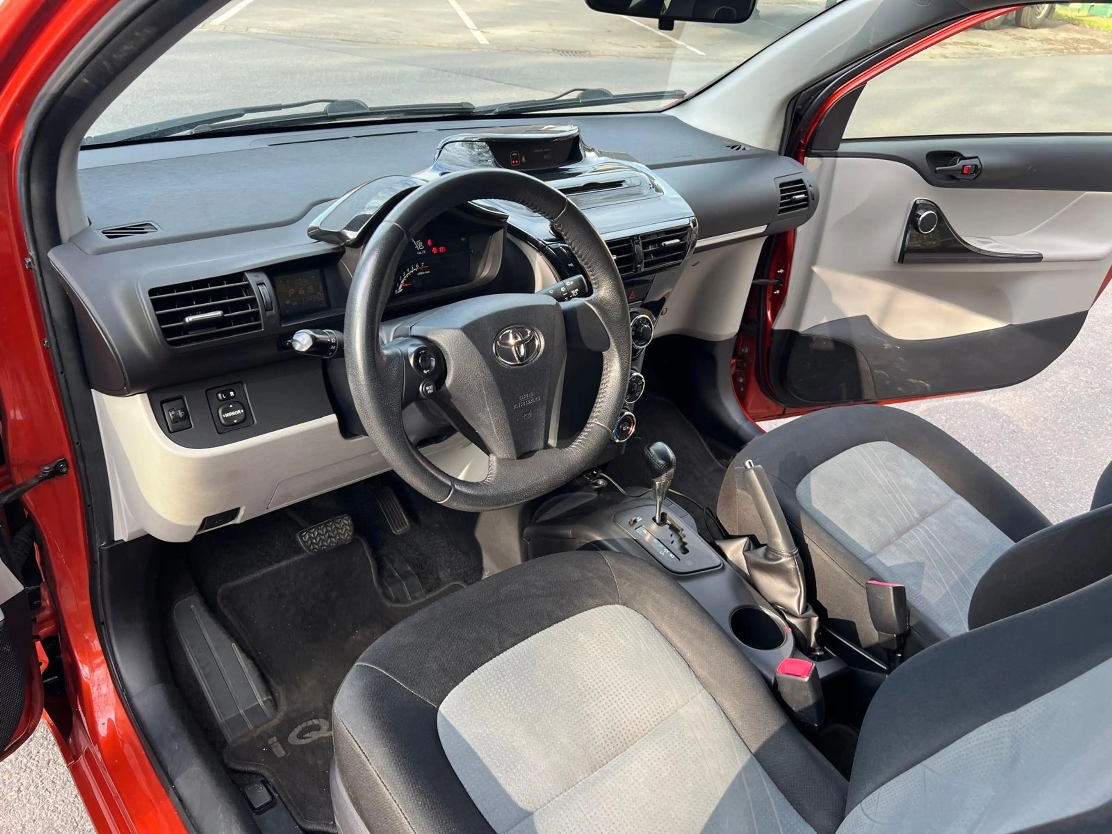 Toyota iQ IQ 1.0 Multidrive Automatique Jante Clima — photo 12