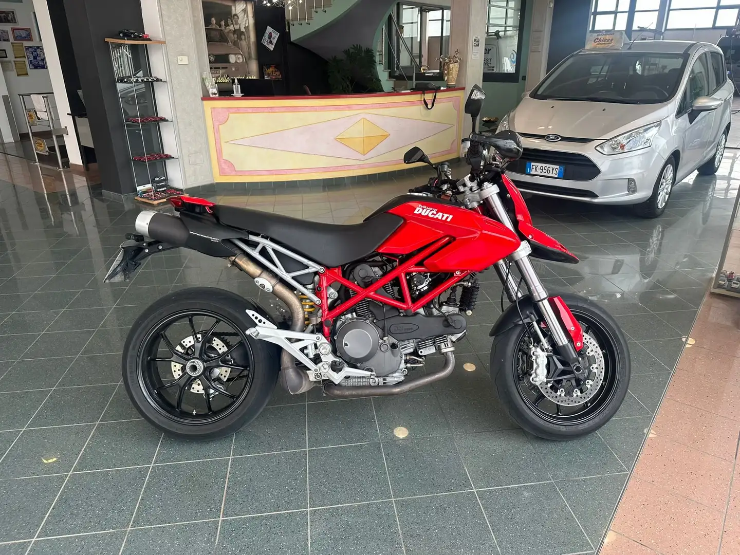 Ducati Hypermotard 1100 Rood - 2