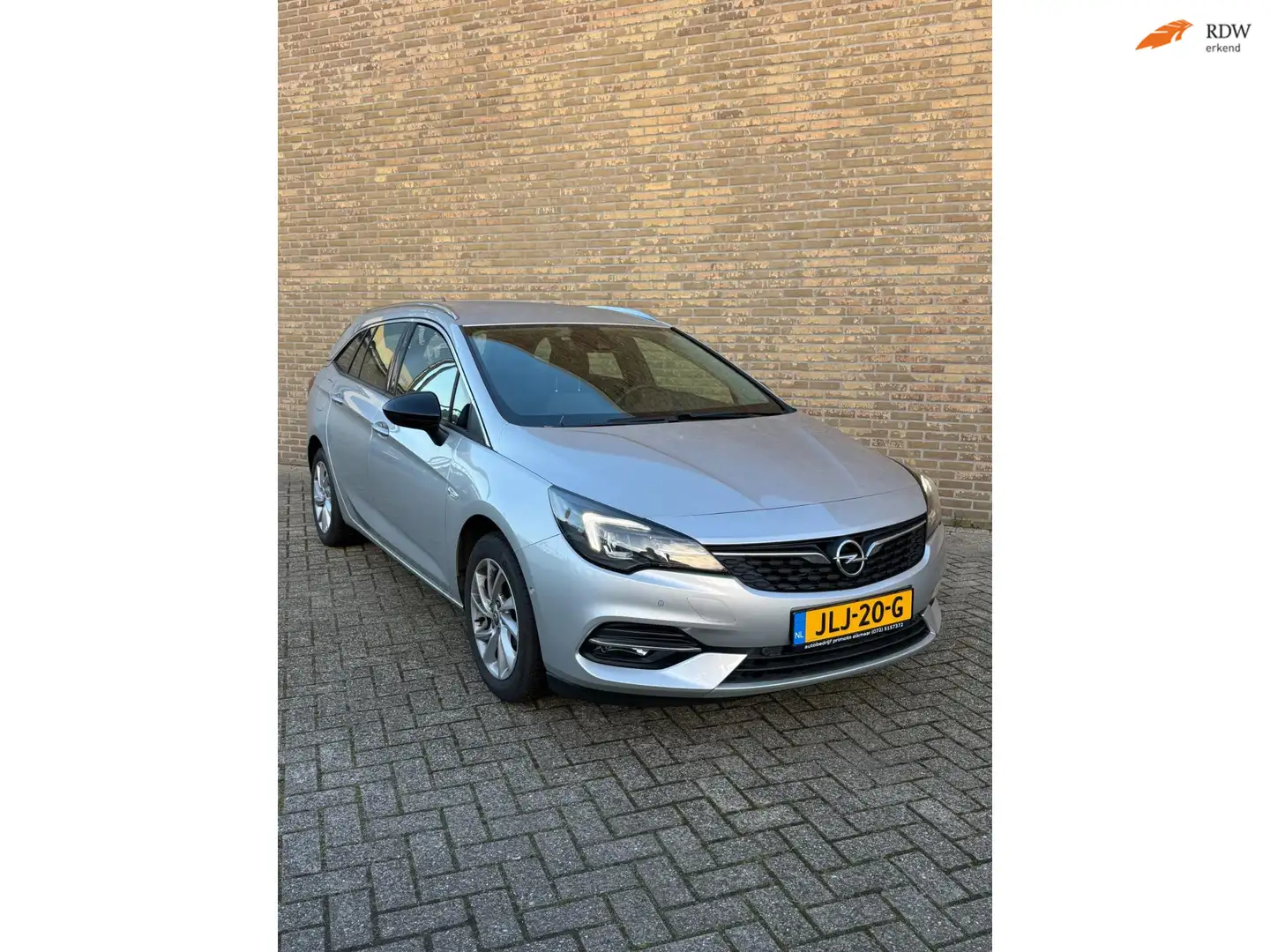 Opel Astra Sports Tourer 1.2 Business Edition Grijs - 1
