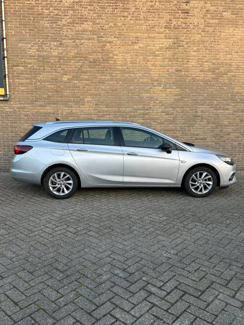 Opel Astra Sports Tourer 1.2 Business Edition Grau - 2