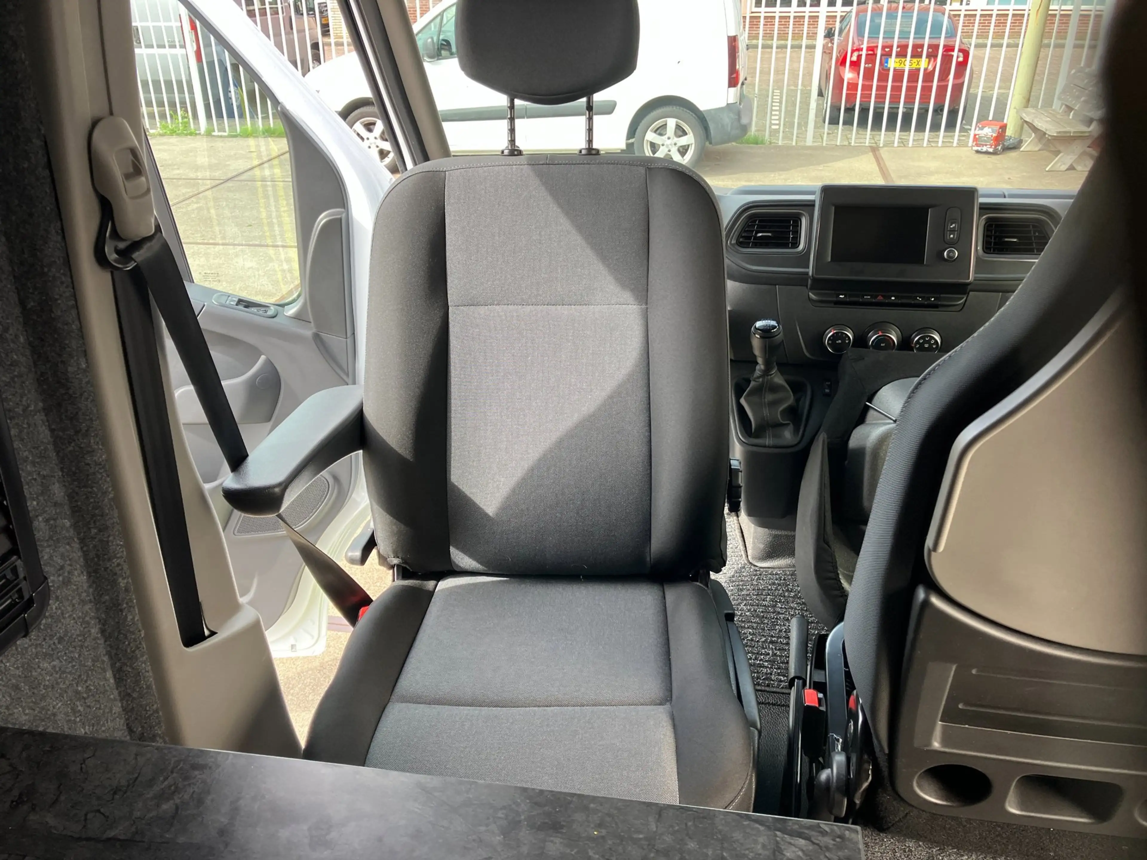 Renault Master T35 2.3 dCi 135 L3H2 Work Edition Geschikt voor de — photo 25