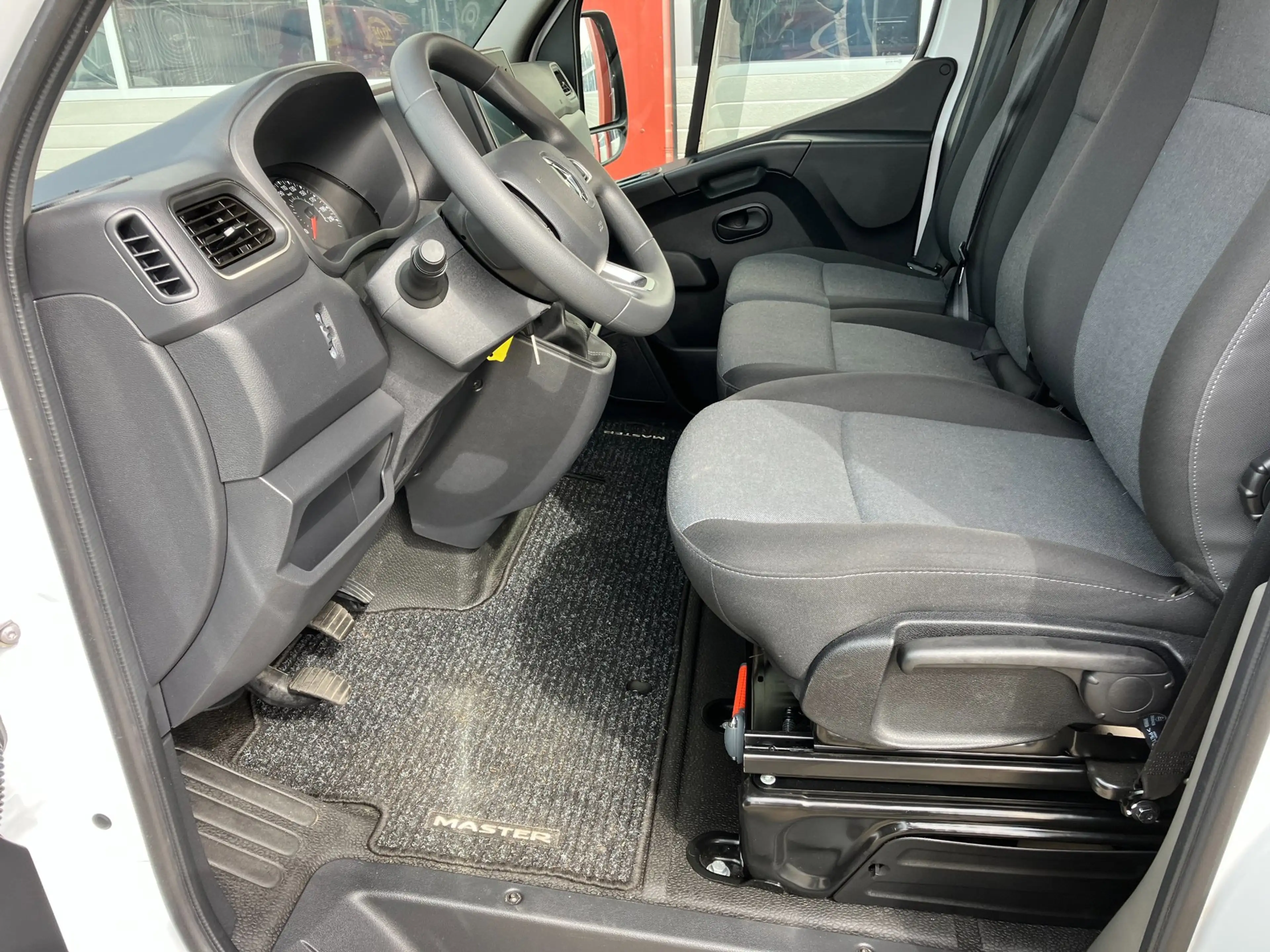 Renault Master T35 2.3 dCi 135 L3H2 Work Edition Geschikt voor de — photo 26