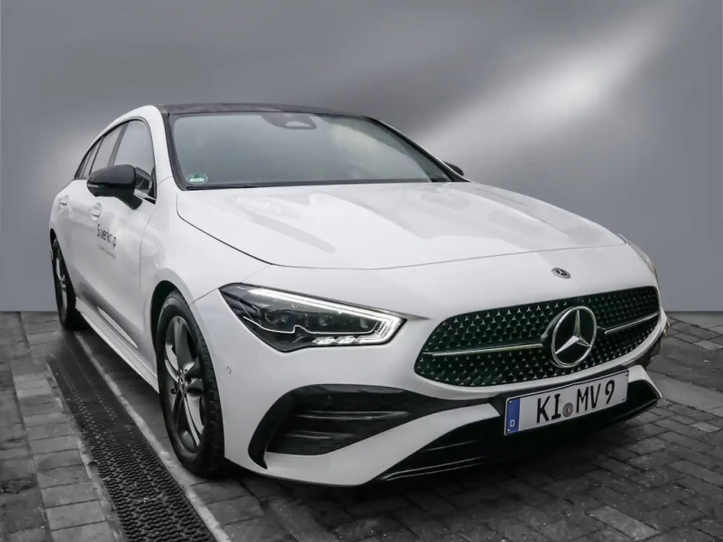 Mercedes-Benz CLA 200 d Shooting Brake AMG NIGHT MULTI 360 PDC Weiß - 2