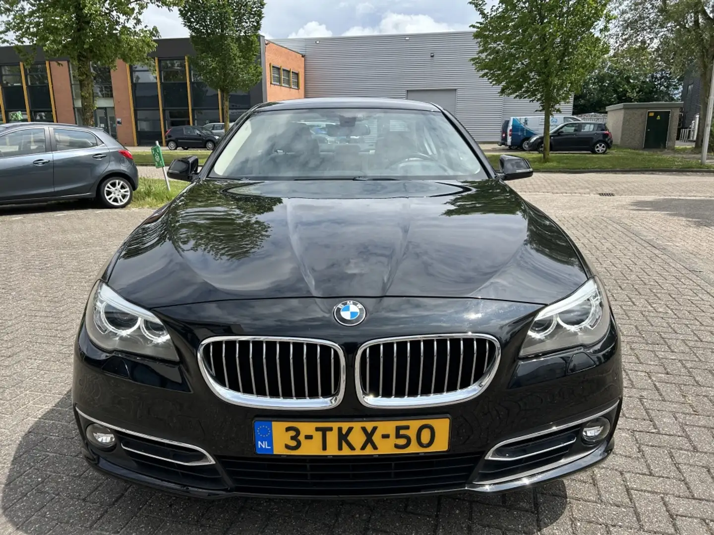 BMW 520 5-serie 520i Last Min. Ed. LEER/NAVI/STOELVW/NAP! Zwart - 2