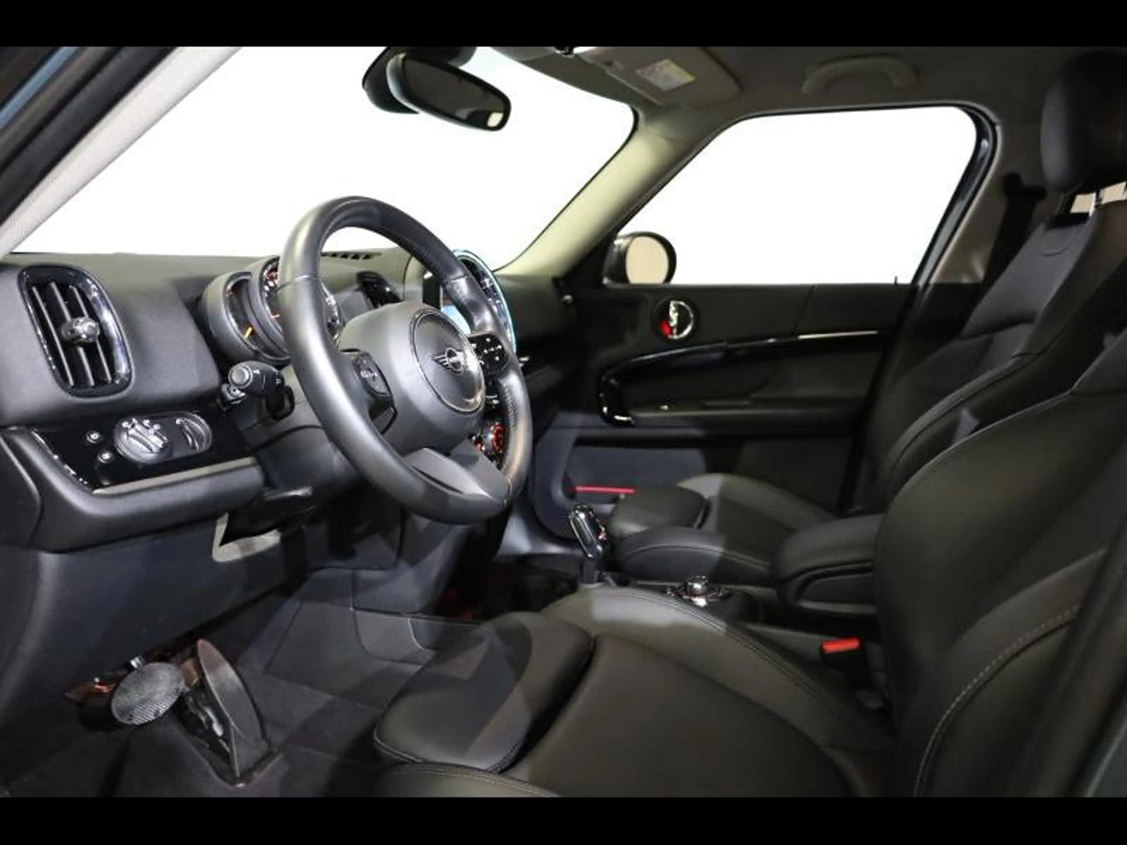 MINI One D Countryman — photo 5