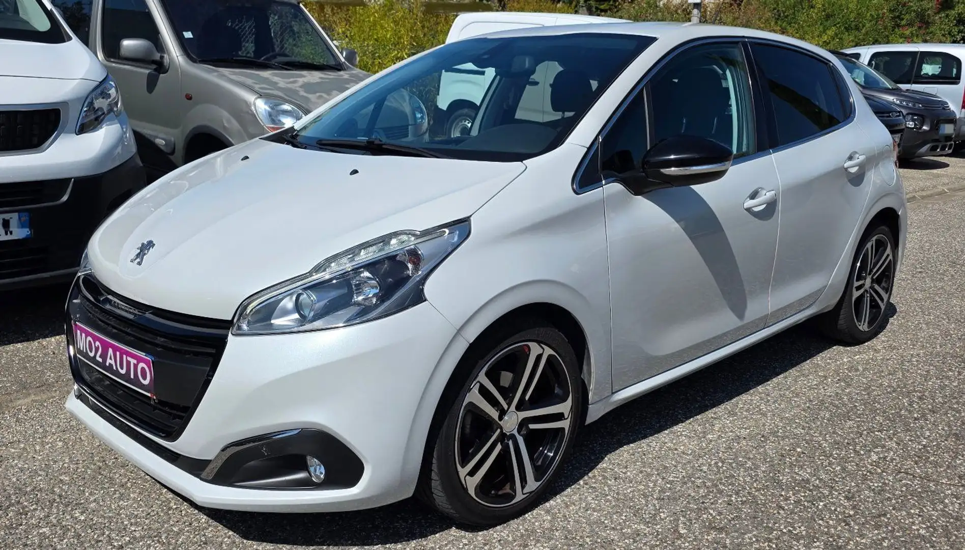 Peugeot 208 BLUEHDI 100CH GT LINE 2019 CUIR GPS CAMERA REG Blanc - 1