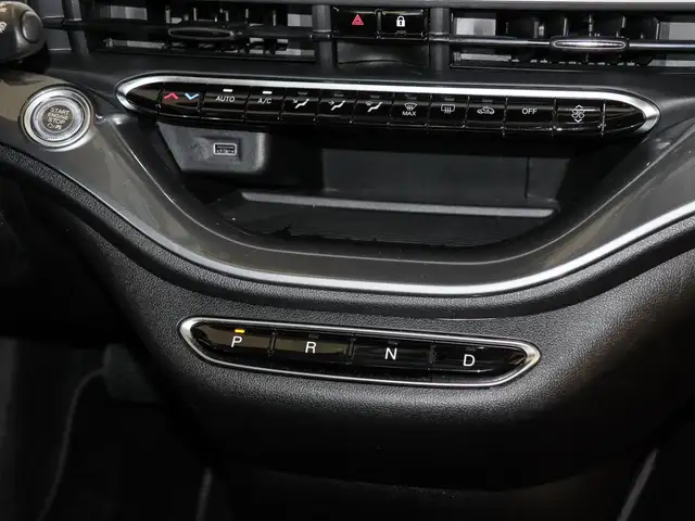 Fiat 500e view 8